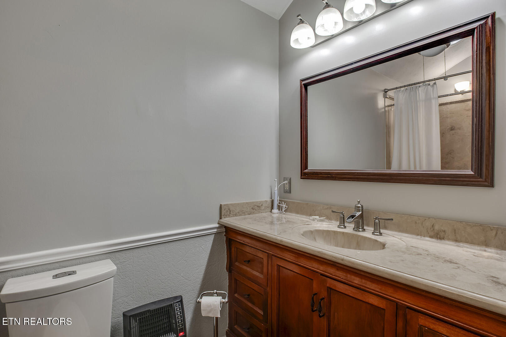 2092 Lakewood Drive Loudon TN 37774