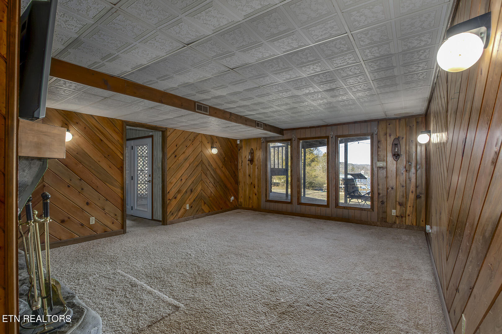 2092 Lakewood Drive Loudon TN 37774
