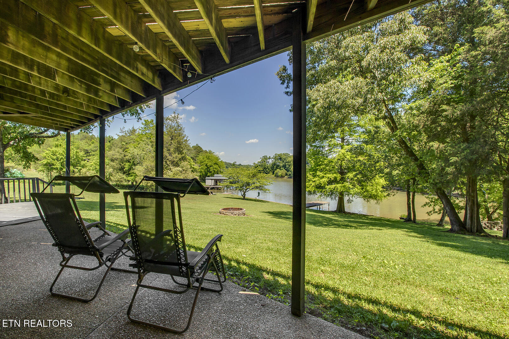2092 Lakewood Drive Loudon TN 37774