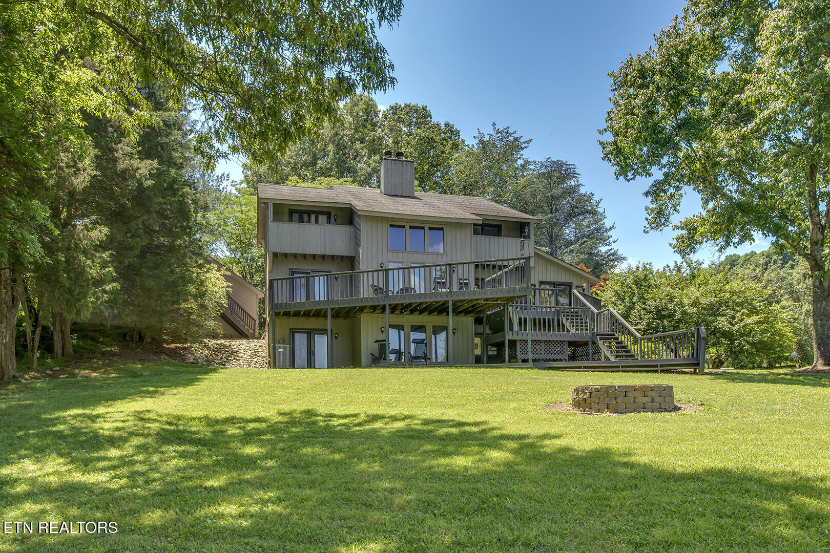 2092 Lakewood Drive Loudon TN 37774