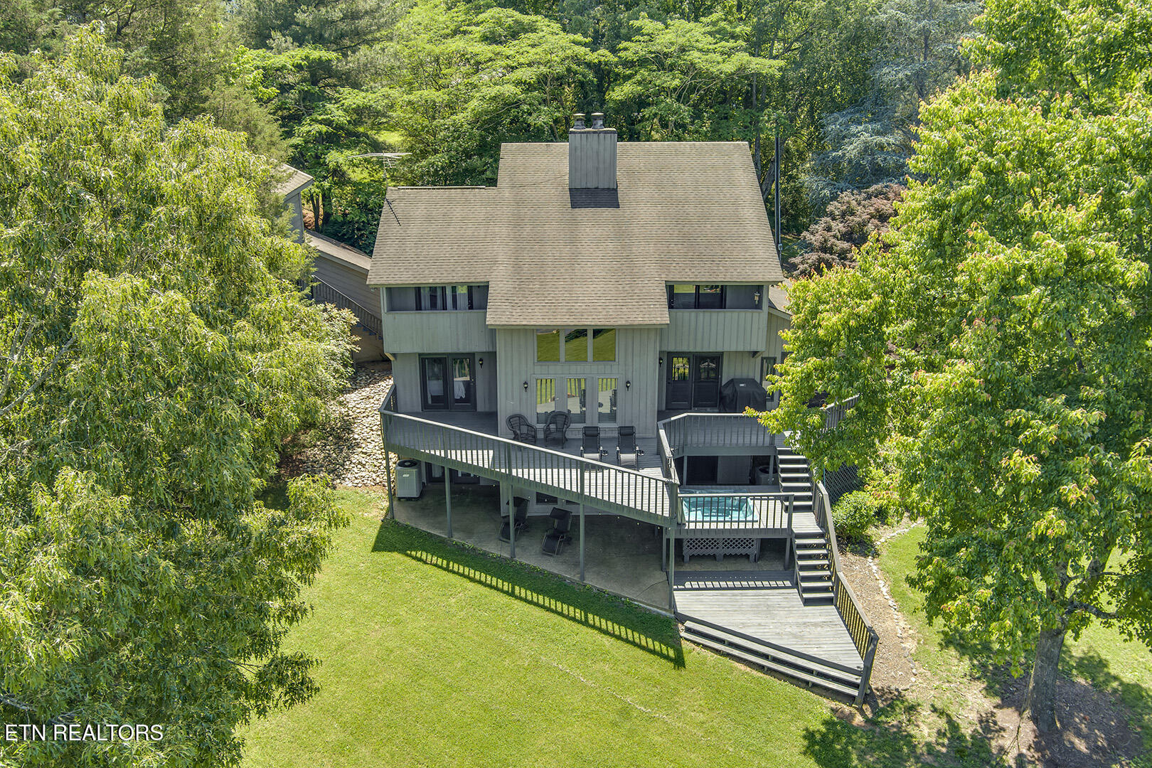 2092 Lakewood Drive Loudon TN 37774
