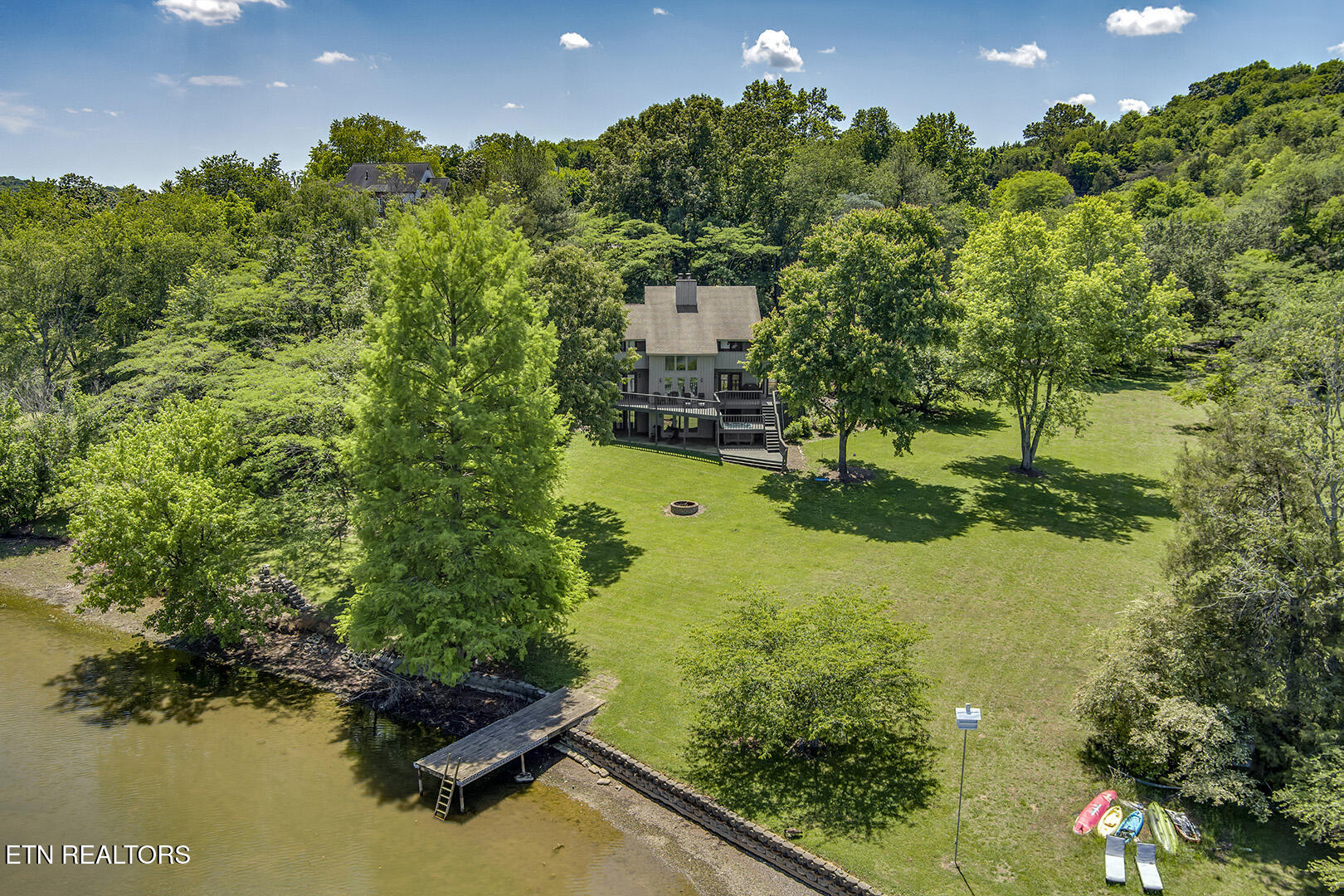 2092 Lakewood Drive Loudon TN 37774