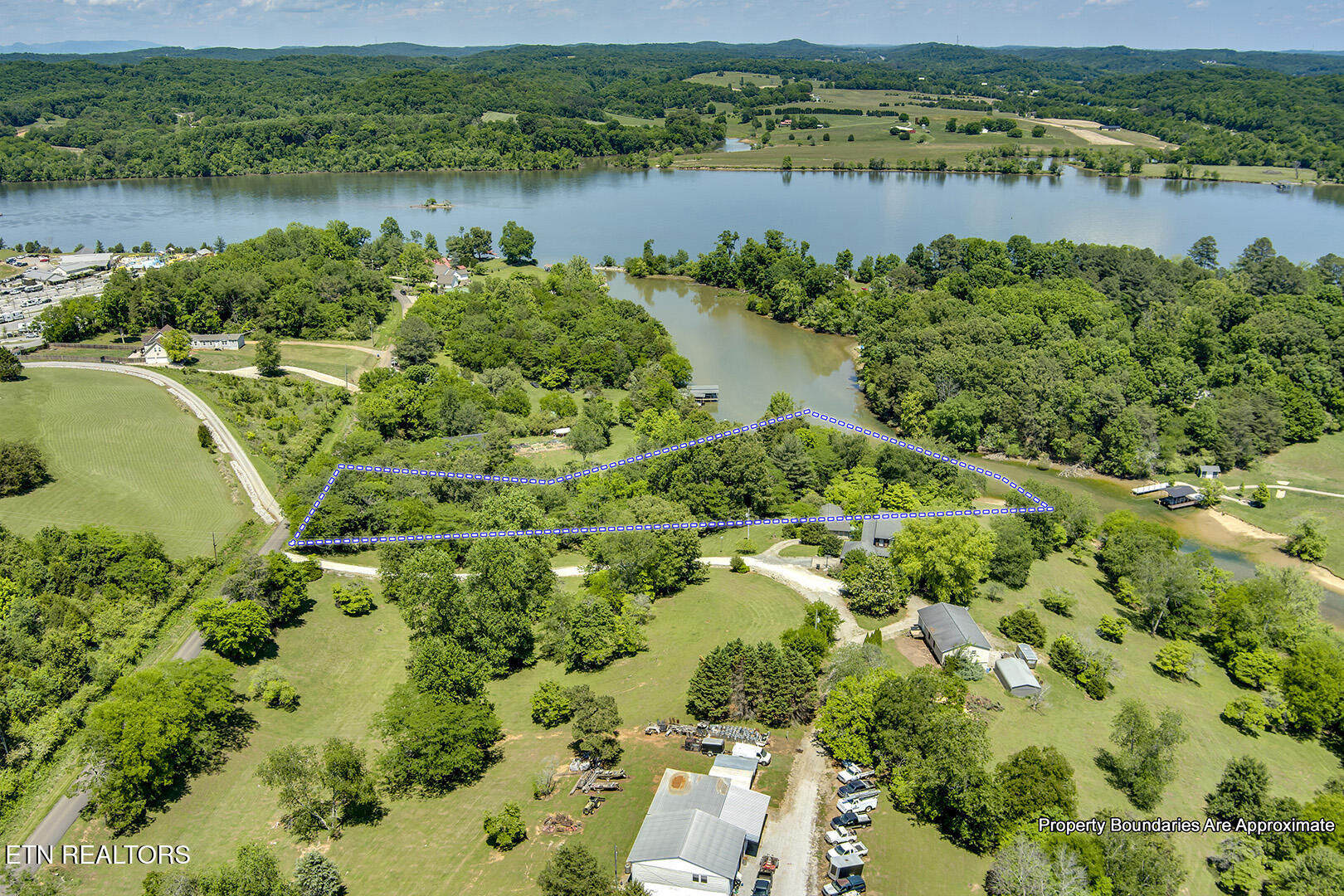 2092 Lakewood Drive Loudon TN 37774