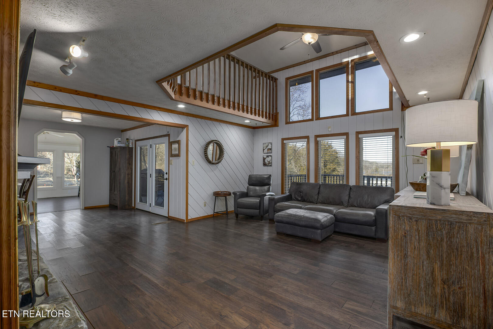 2092 Lakewood Drive Loudon TN 37774
