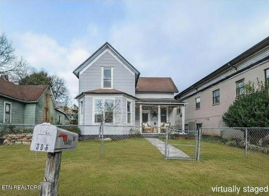 306 Carter Avenue Harriman TN 37748