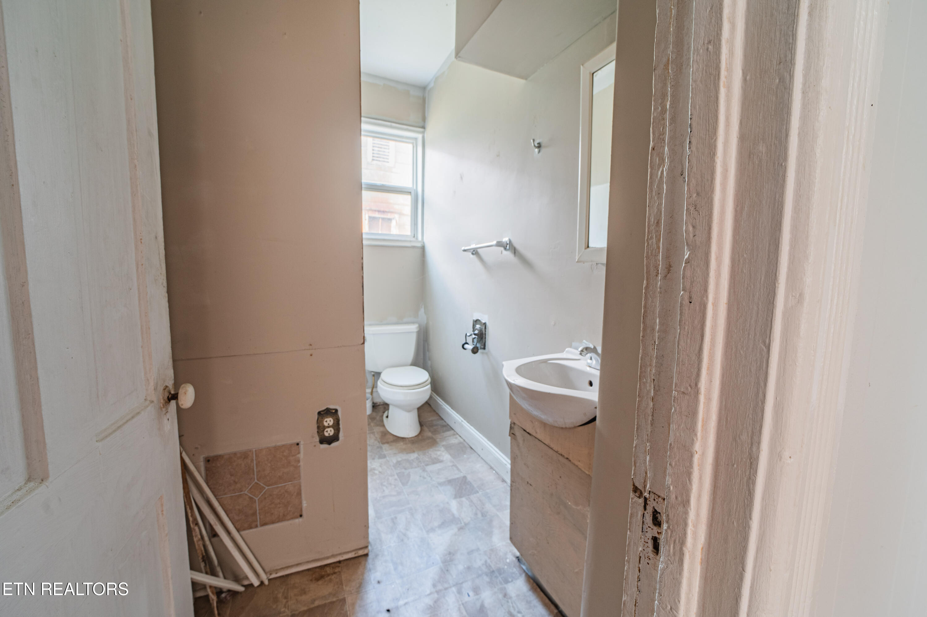 306 Carter Avenue Harriman TN 37748