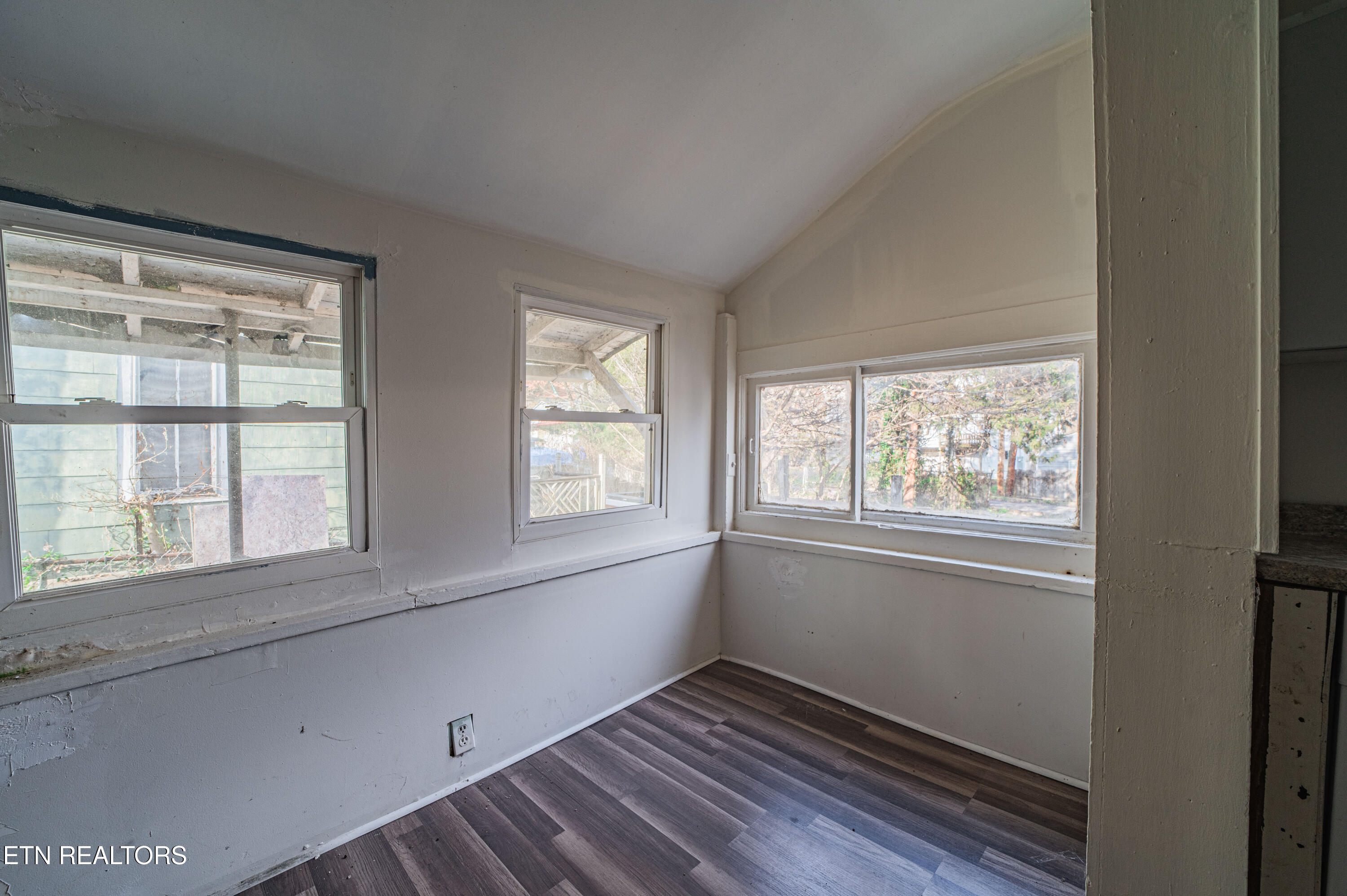 306 Carter Avenue Harriman TN 37748