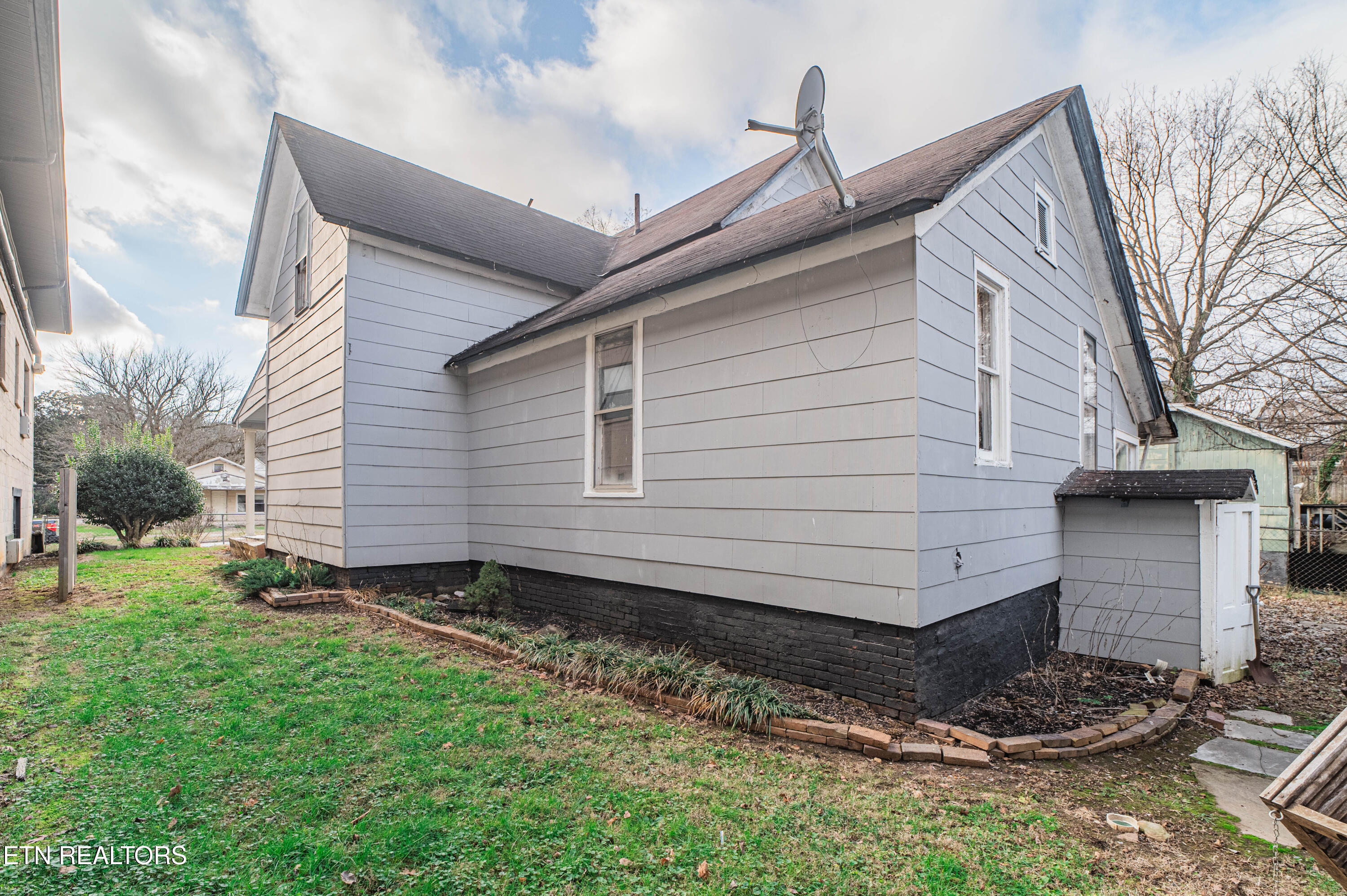 306 Carter Avenue Harriman TN 37748