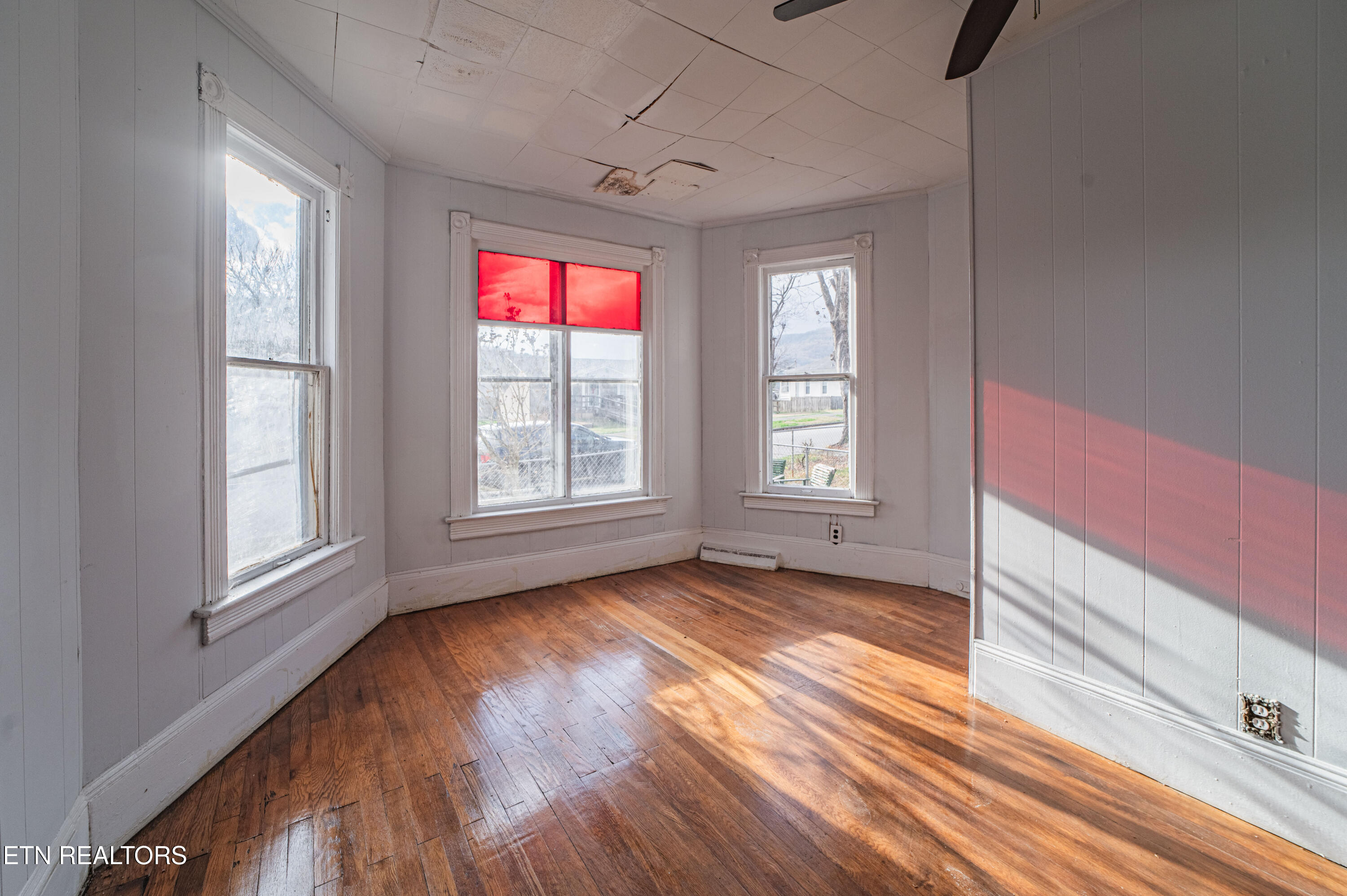 306 Carter Avenue Harriman TN 37748