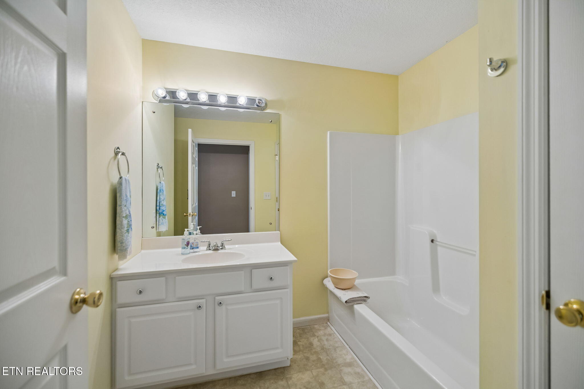 110 Wind Chase Drive Madisonville TN 37354