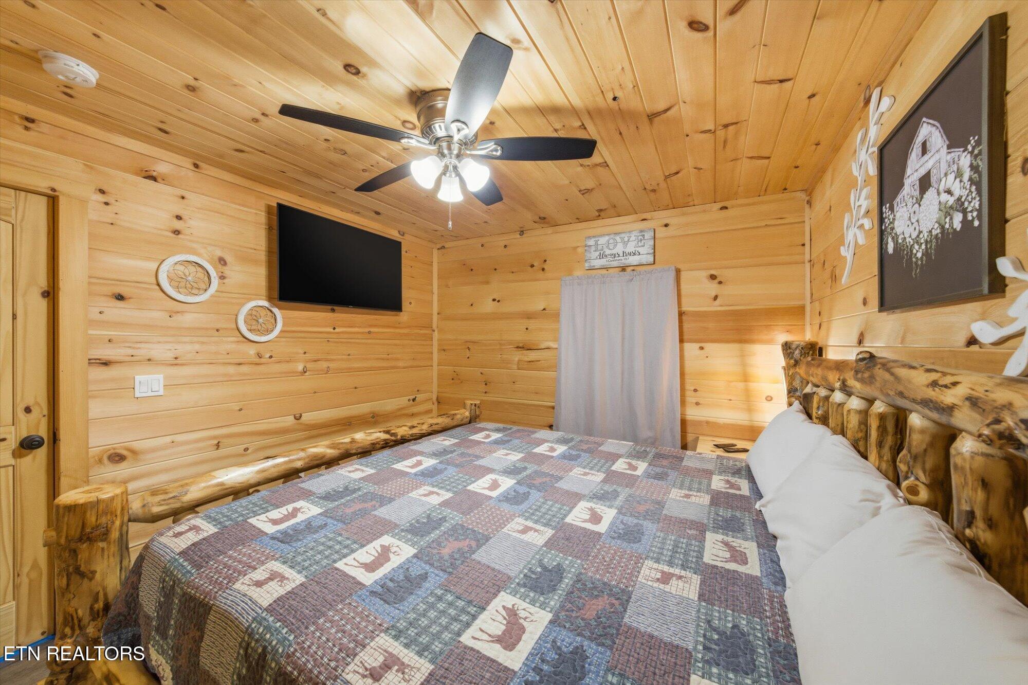 2037 Mccarter Drive Sevierville TN 37862