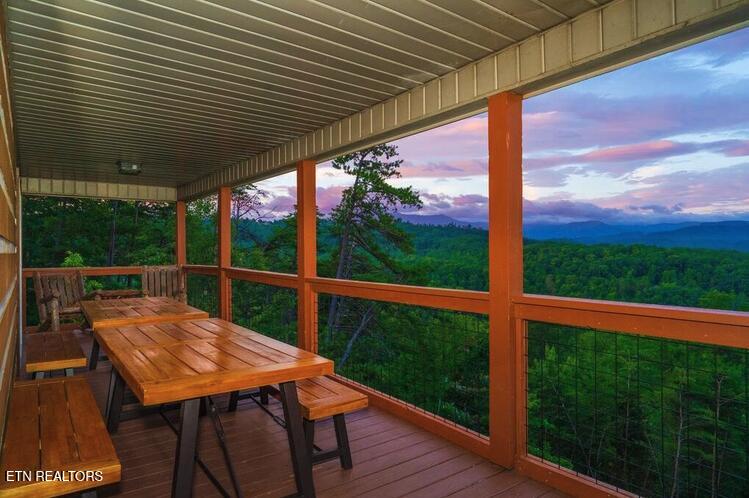 2037 Mccarter Drive Sevierville TN 37862