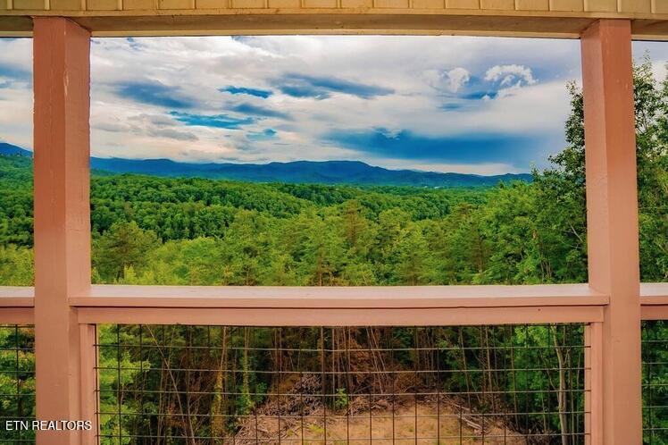 2037 Mccarter Drive Sevierville TN 37862