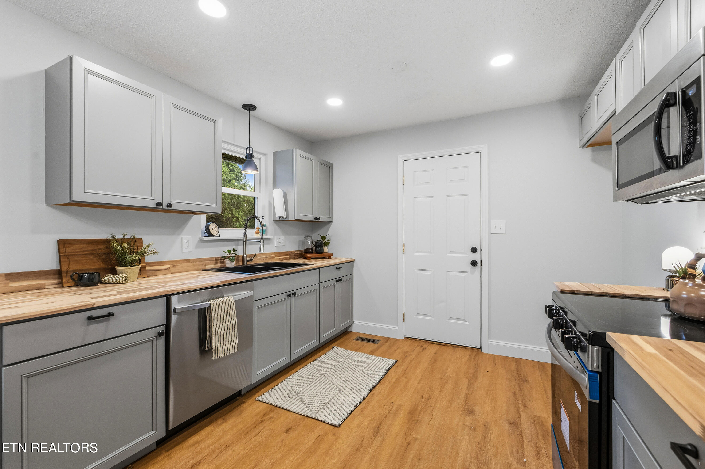 1715 Ambling Lane Knoxville TN 37912