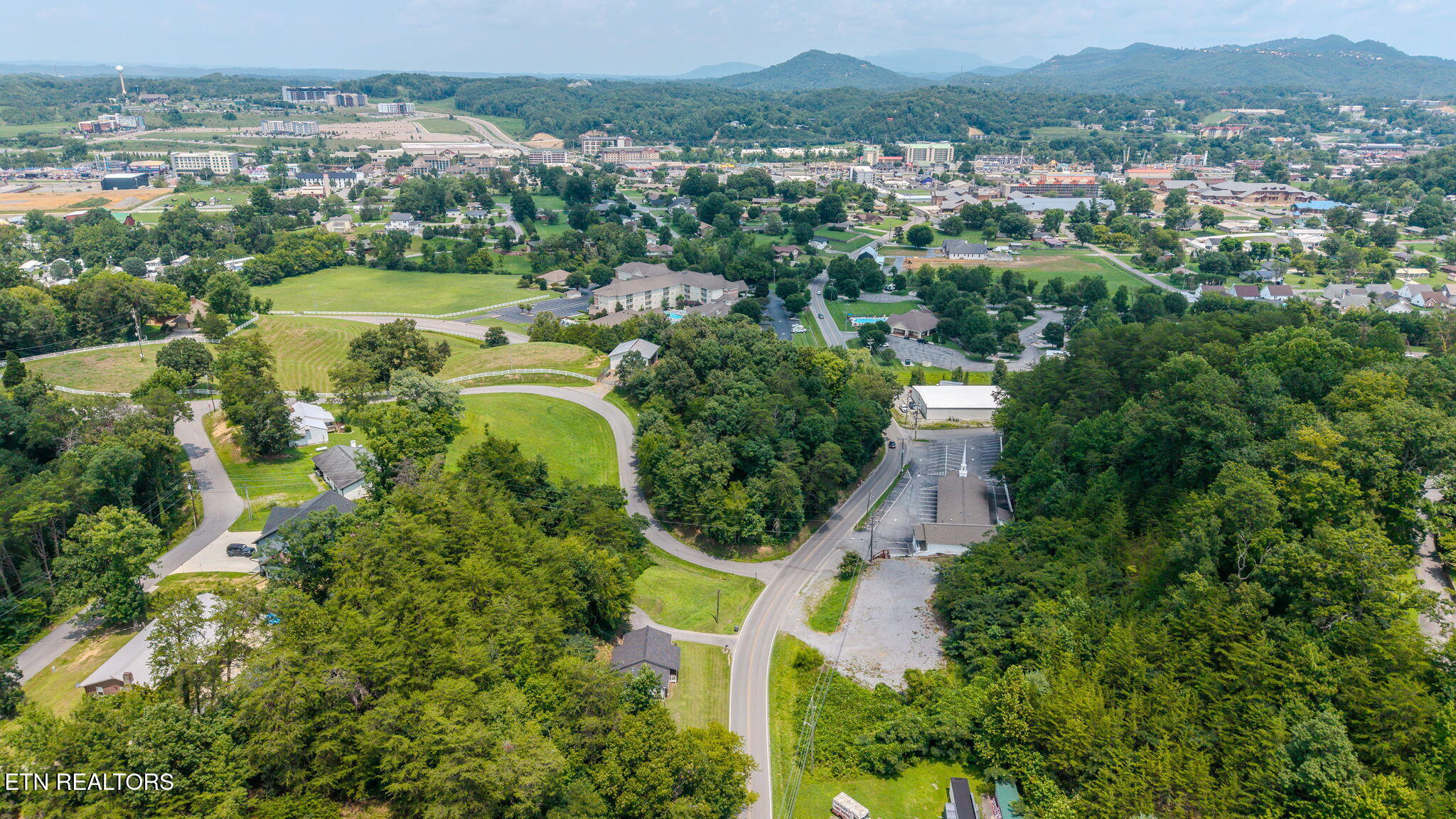 524 Pine Mountain Road Pigeon Forge TN 37863