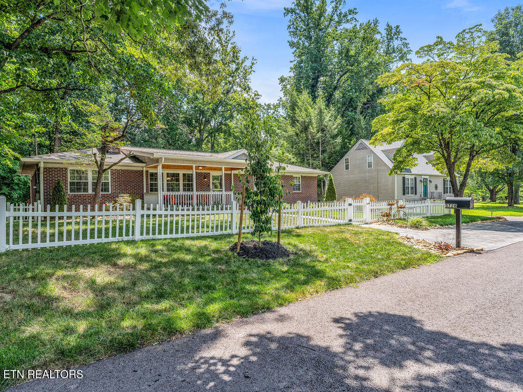 5728 Oak Road Knoxville TN 37918