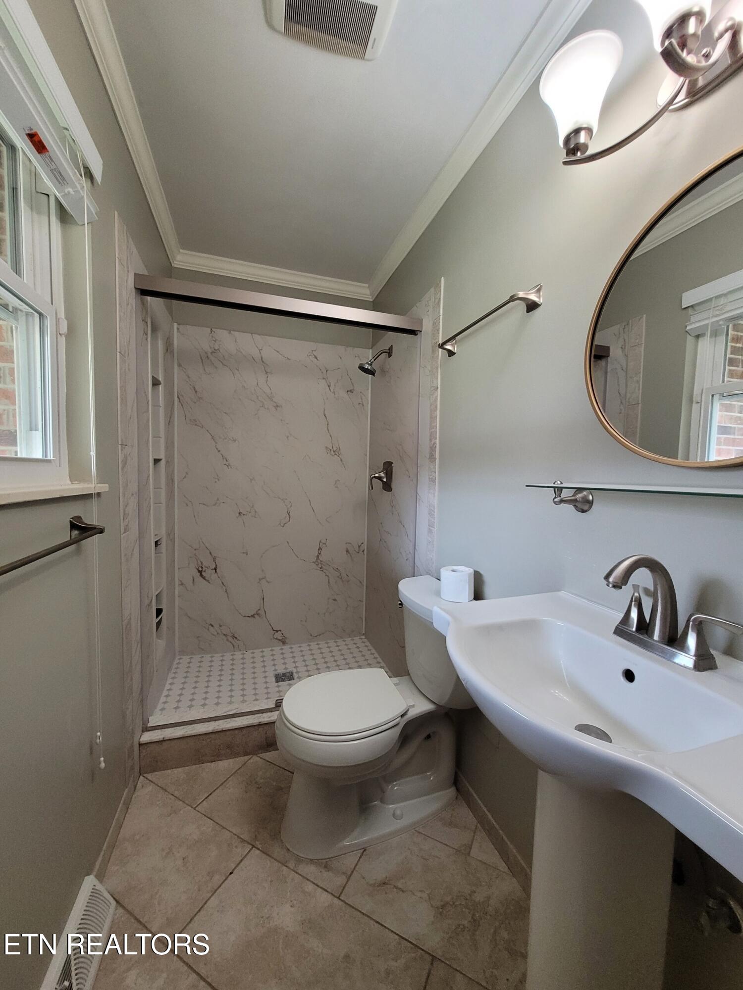 18 Moore Lane Oak Ridge TN 37830
