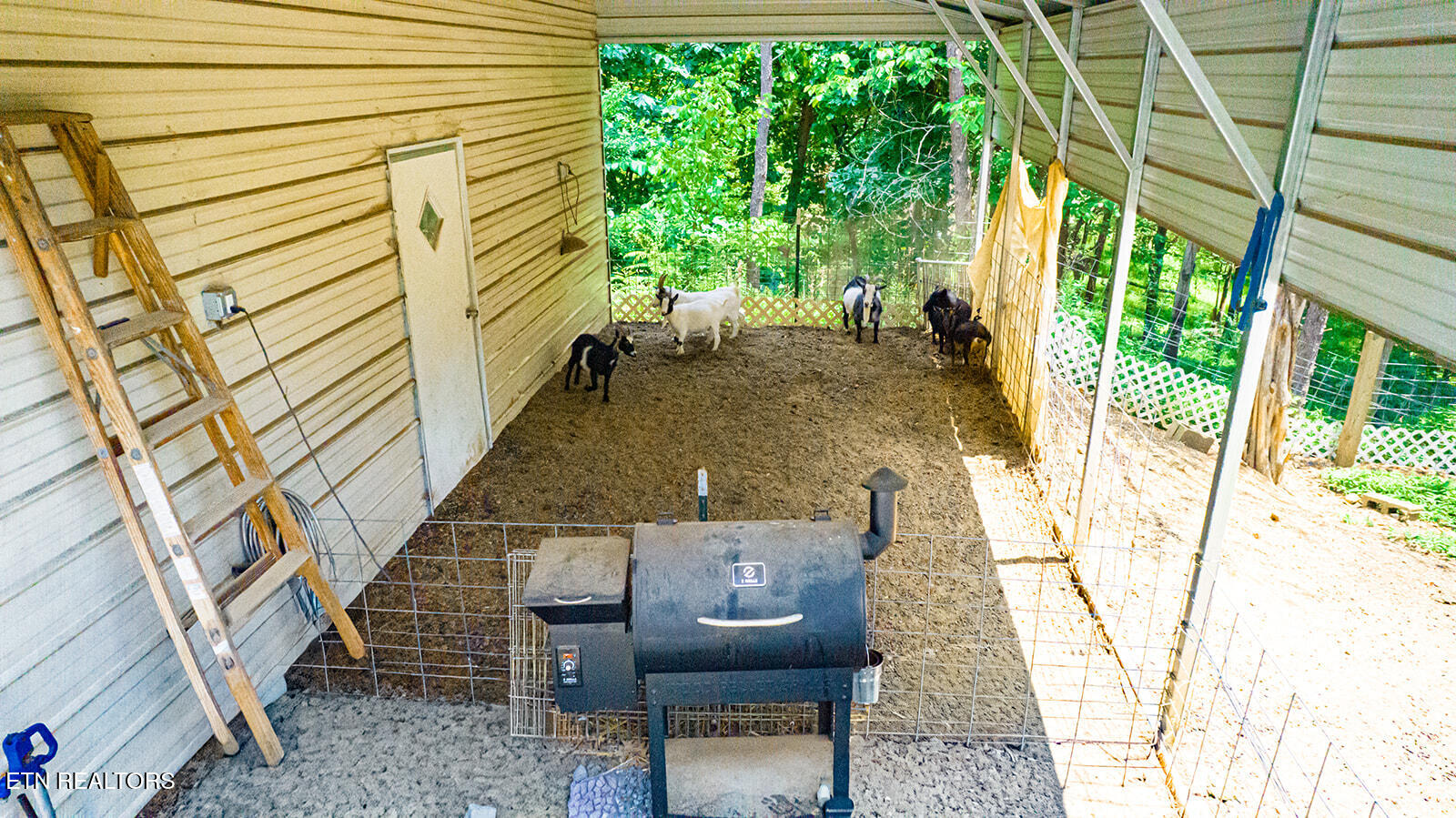 467 Sleepy Valley Road Madisonville TN 37354