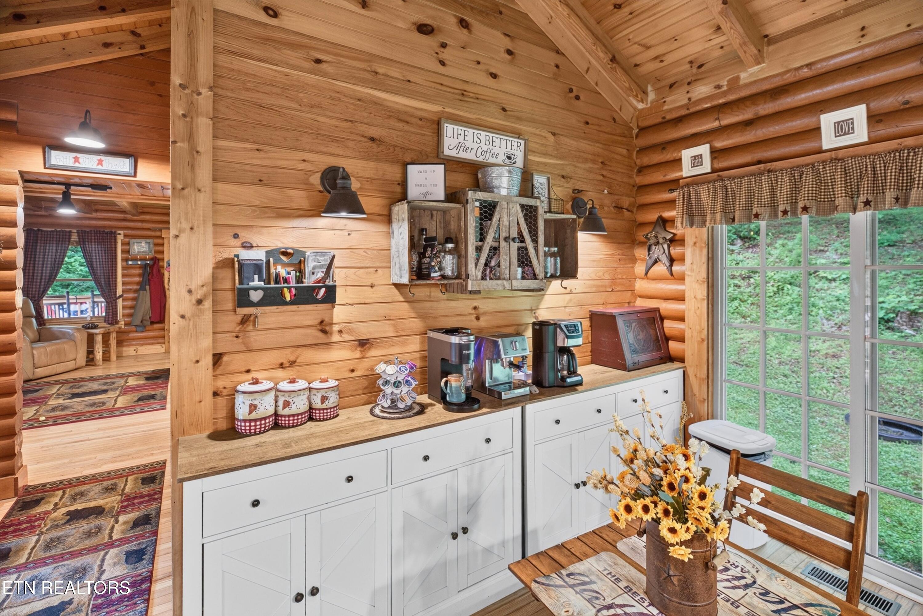 2104 Reid Lane Pigeon Forge TN 37876