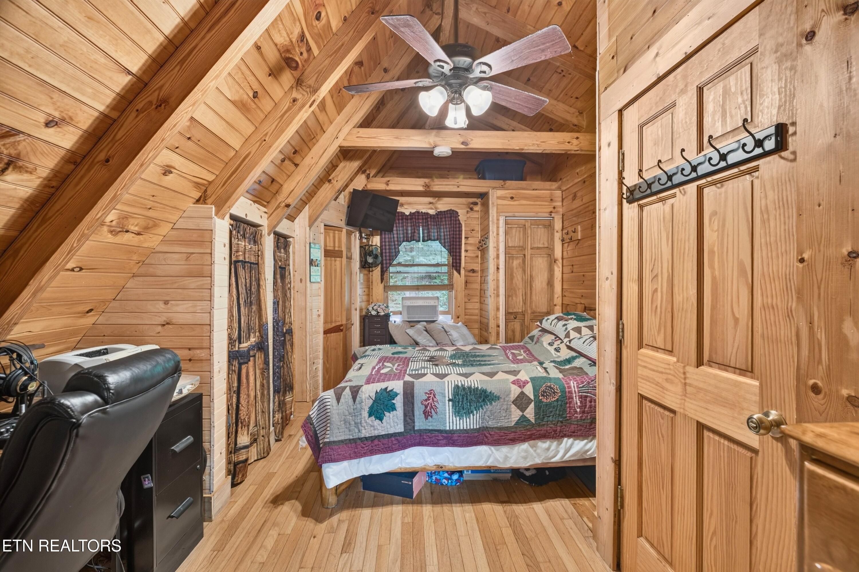 2104 Reid Lane Pigeon Forge TN 37876