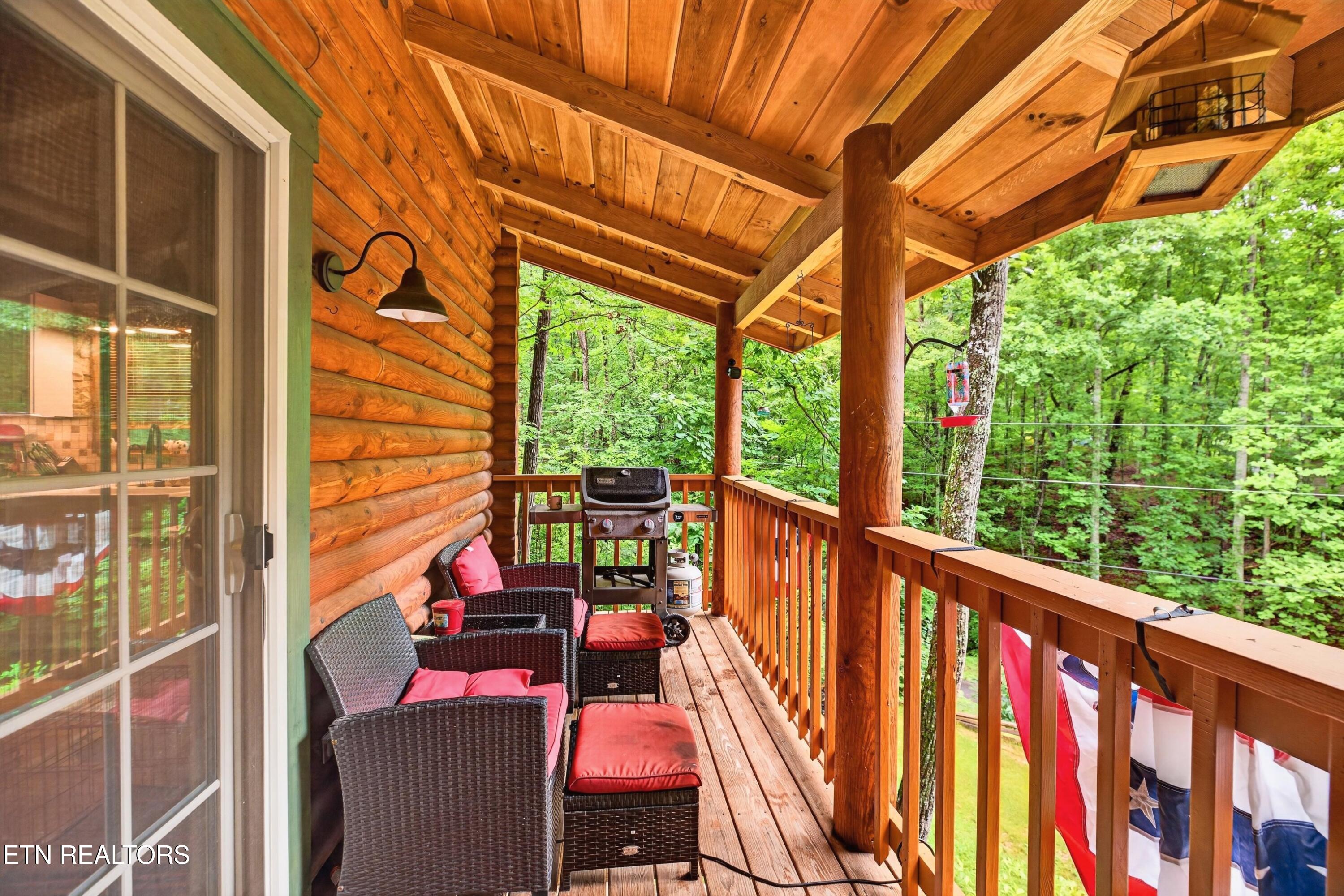 2104 Reid Lane Pigeon Forge TN 37876