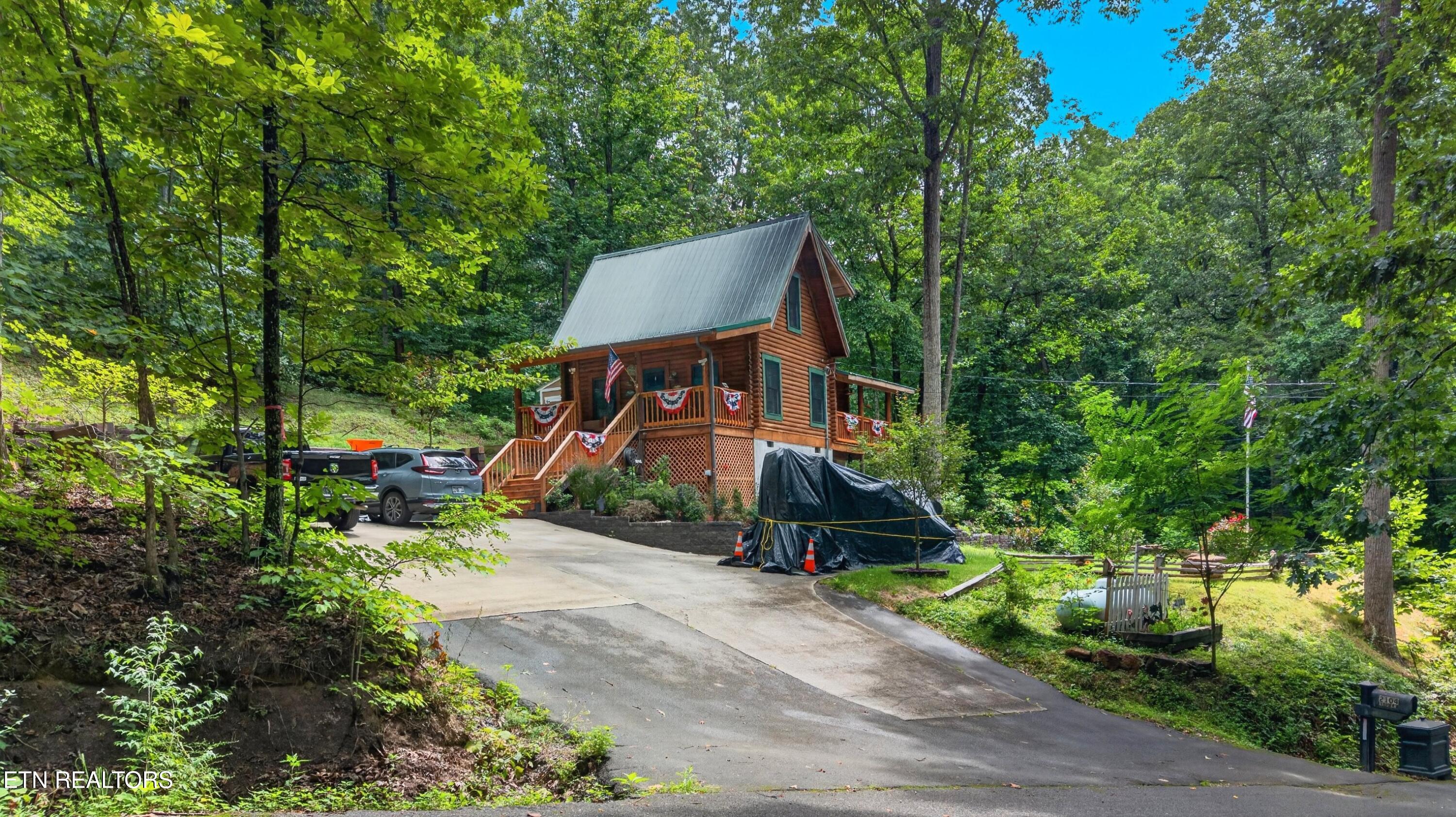 2104 Reid Lane Pigeon Forge TN 37876