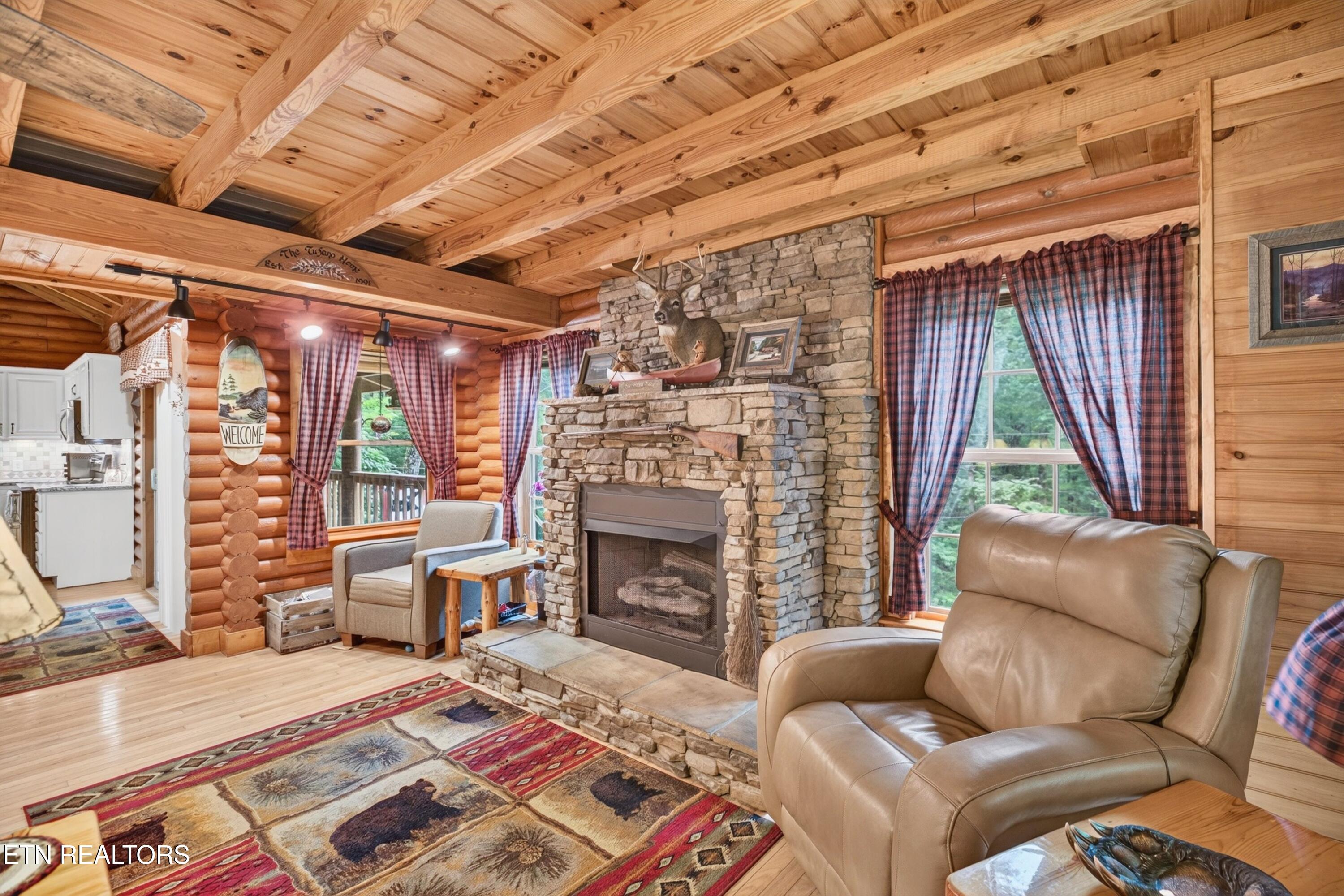 2104 Reid Lane Pigeon Forge TN 37876