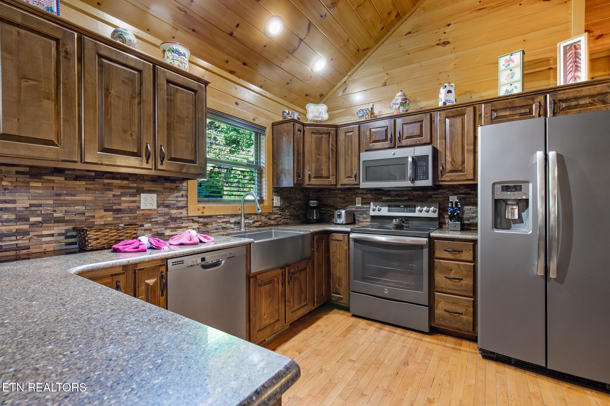 2471 Cove Mountain Lane Sevierville TN 37862