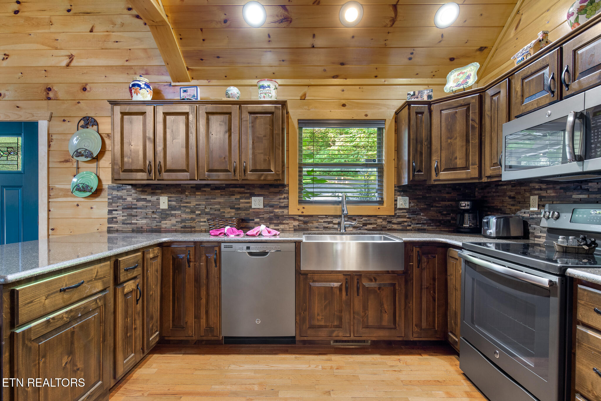 2471 Cove Mountain Lane Sevierville TN 37862