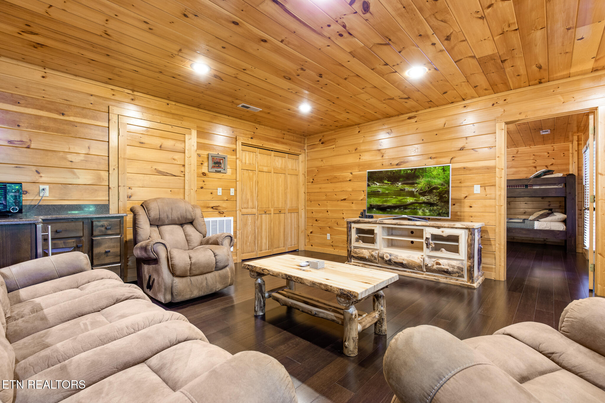 2471 Cove Mountain Lane Sevierville TN 37862