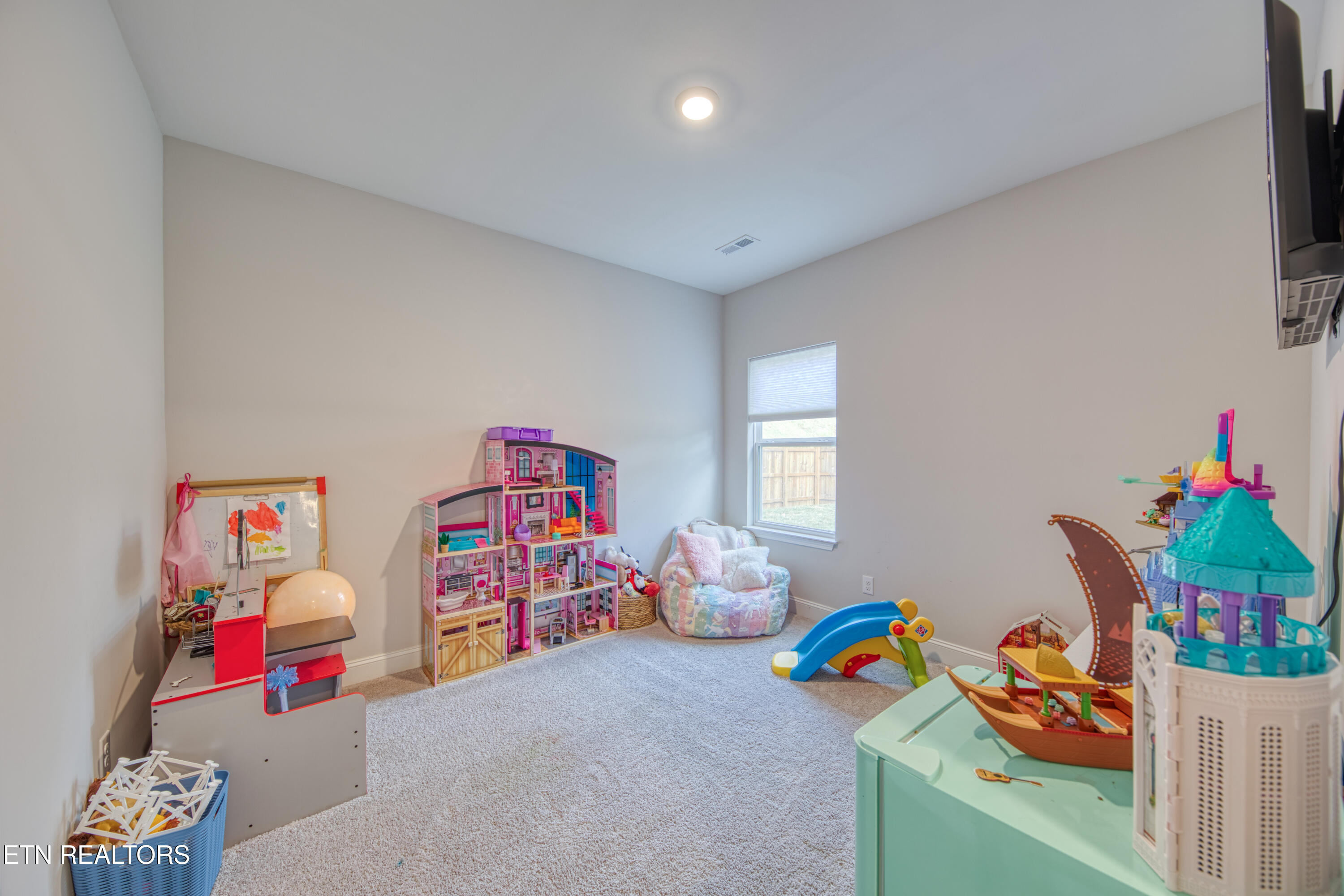 247 English Oak Lane Lenoir City TN 37771