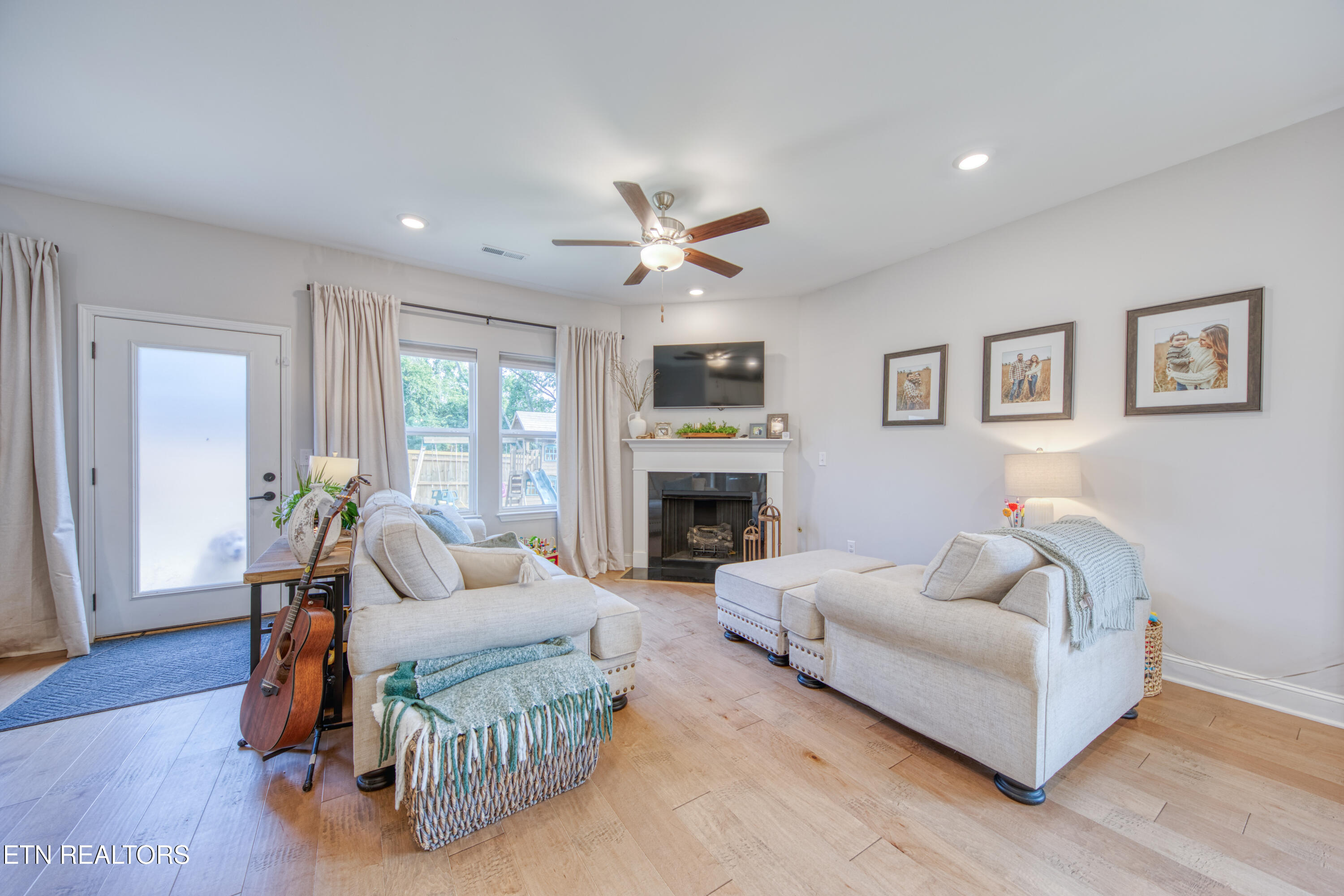 247 English Oak Lane Lenoir City TN 37771