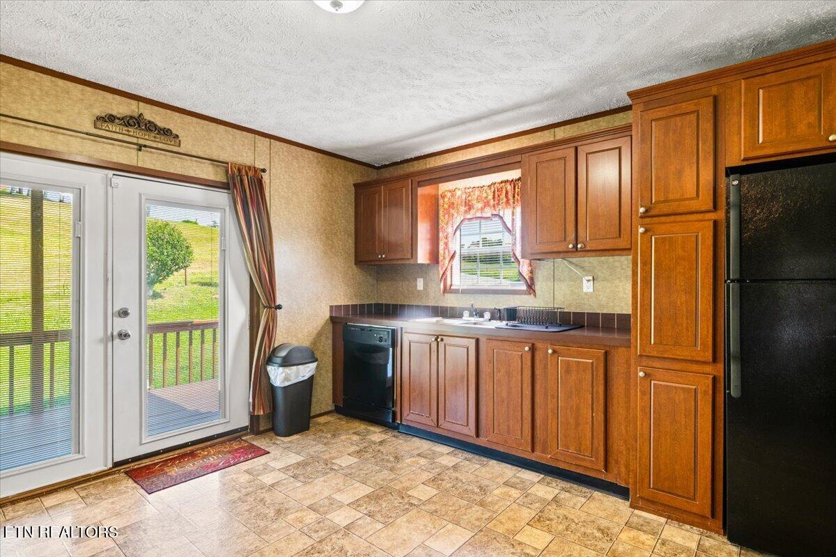 525 Cave Springs Road Tazewell TN 37879