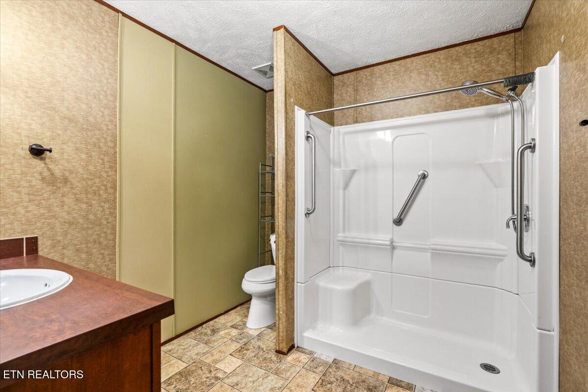 525 Cave Springs Road Tazewell TN 37879