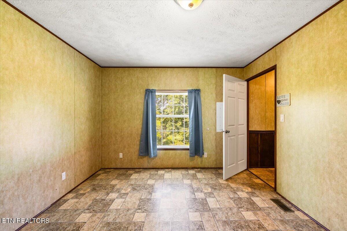 525 Cave Springs Road Tazewell TN 37879