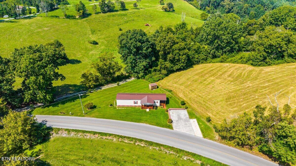 525 Cave Springs Road Tazewell TN 37879