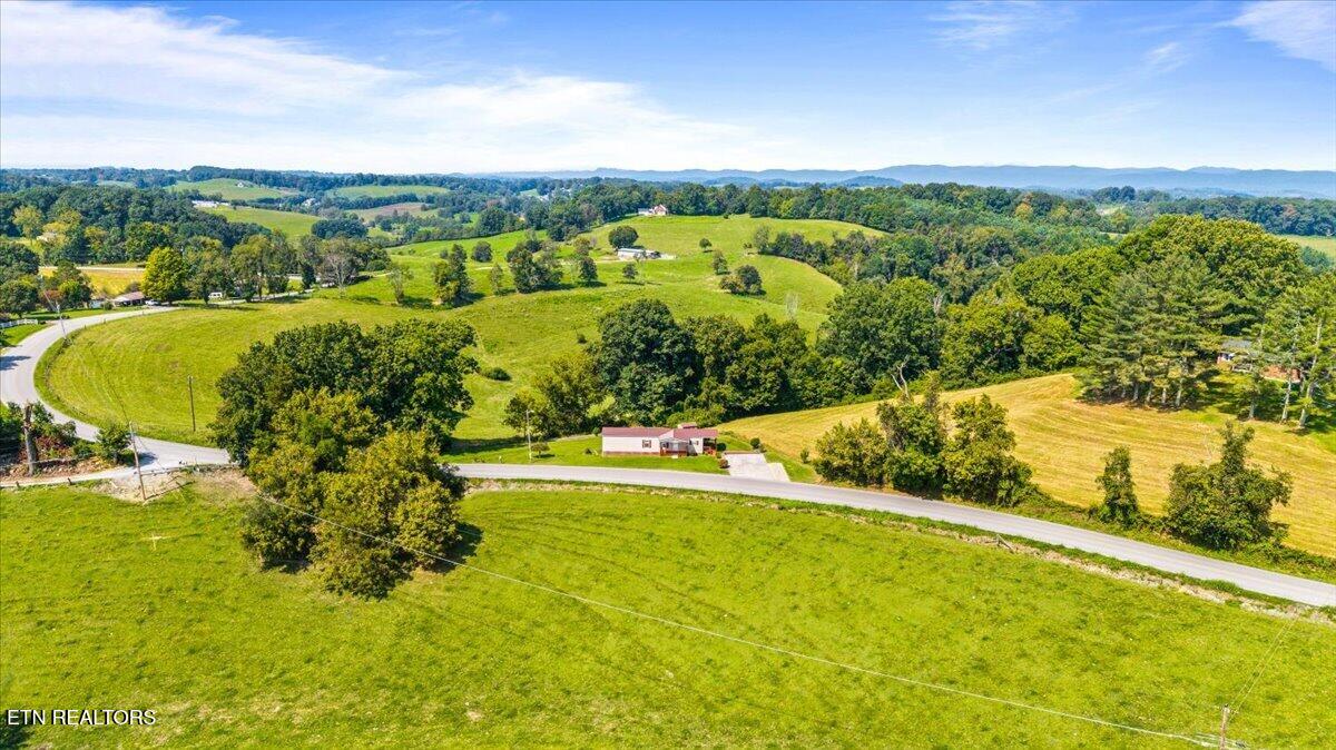 525 Cave Springs Road Tazewell TN 37879