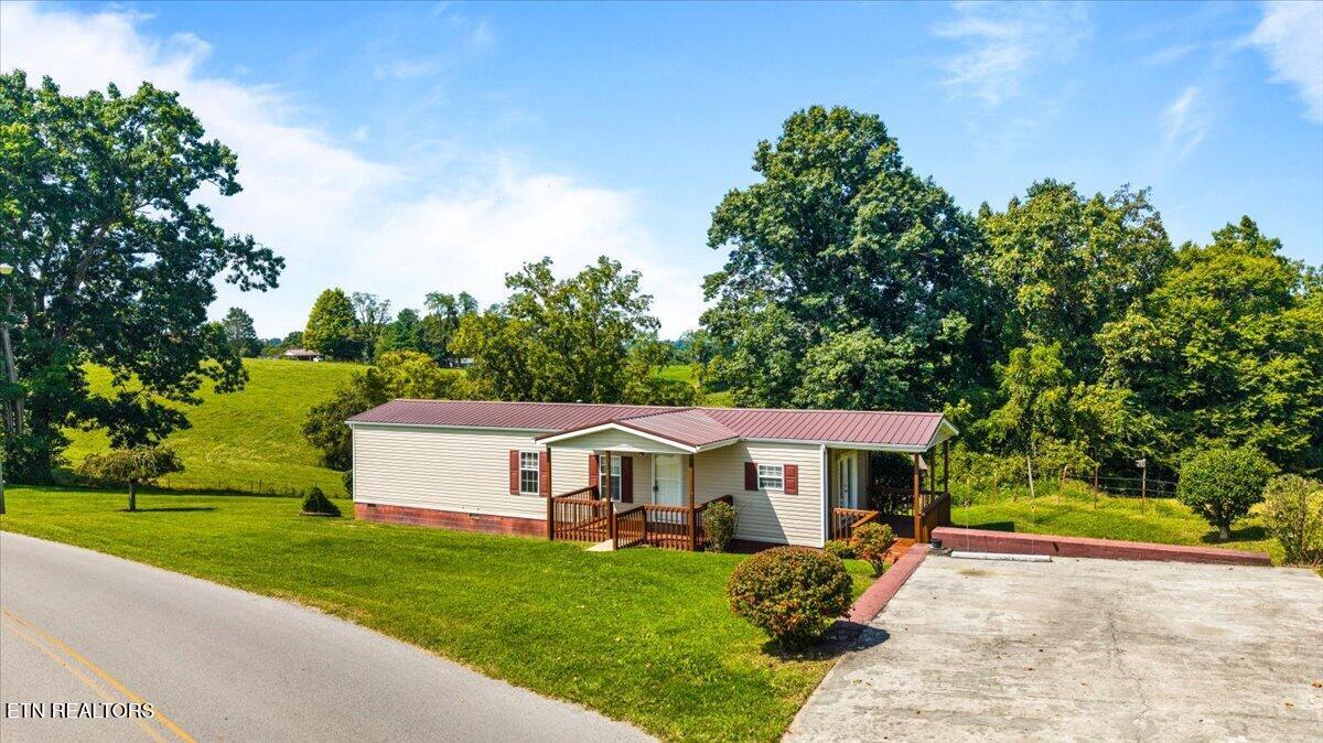 525 Cave Springs Road Tazewell TN 37879