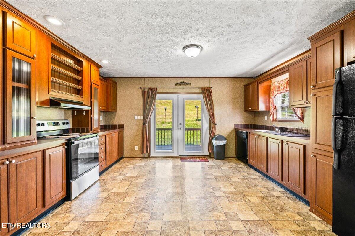 525 Cave Springs Road Tazewell TN 37879