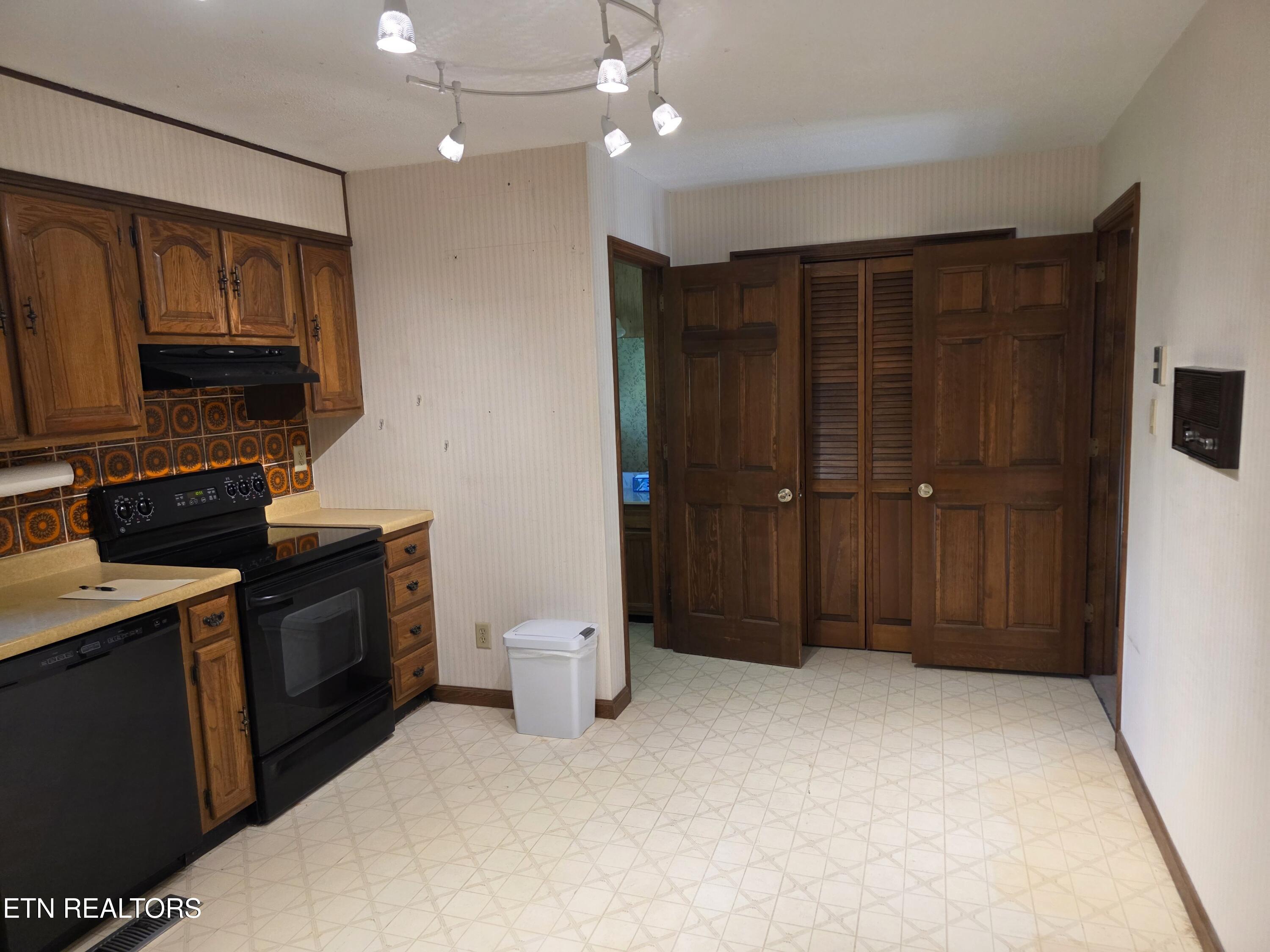 3602 Holland Trail Lenoir City TN 37772