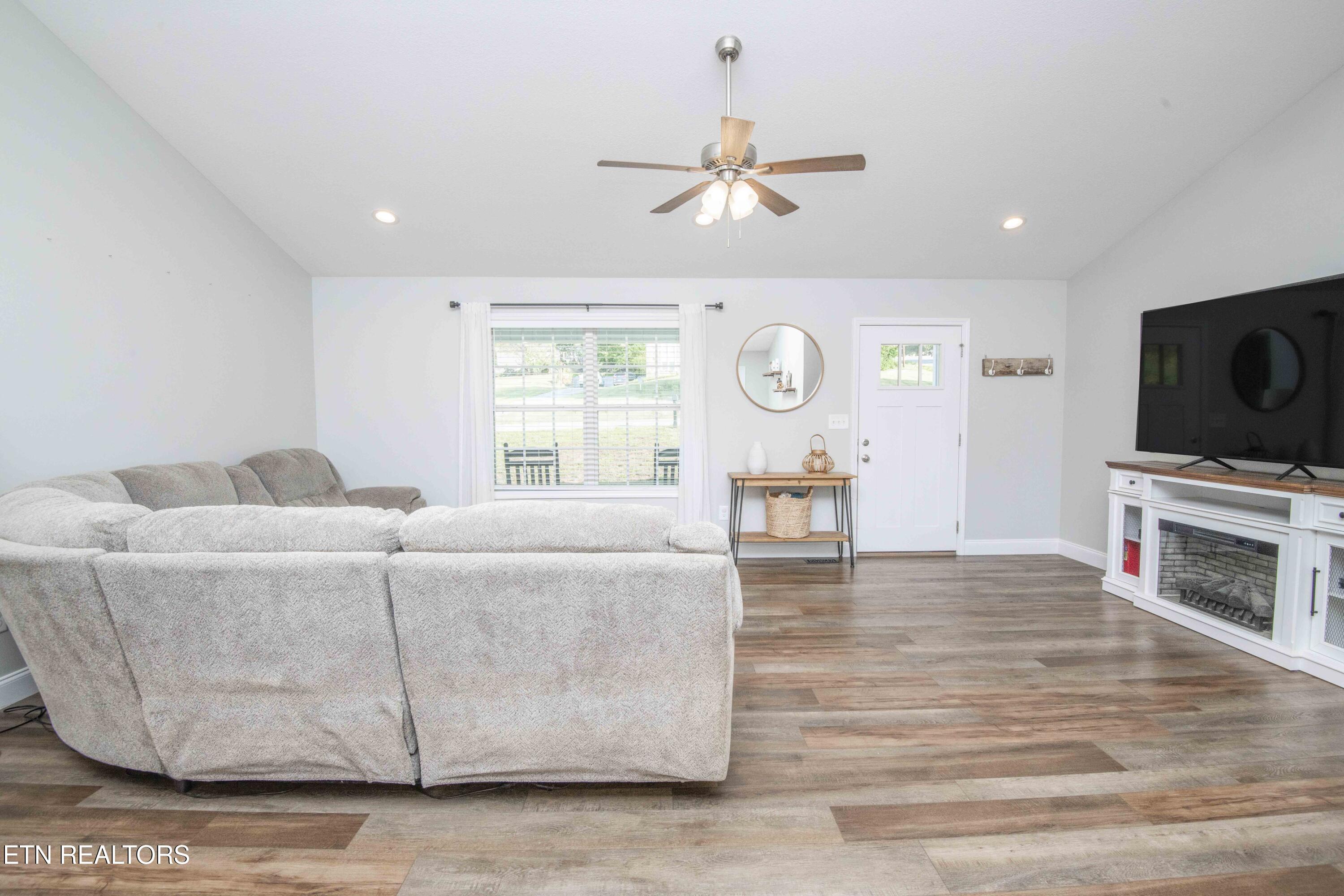 103 Scenic View Drive Corryton TN 37721