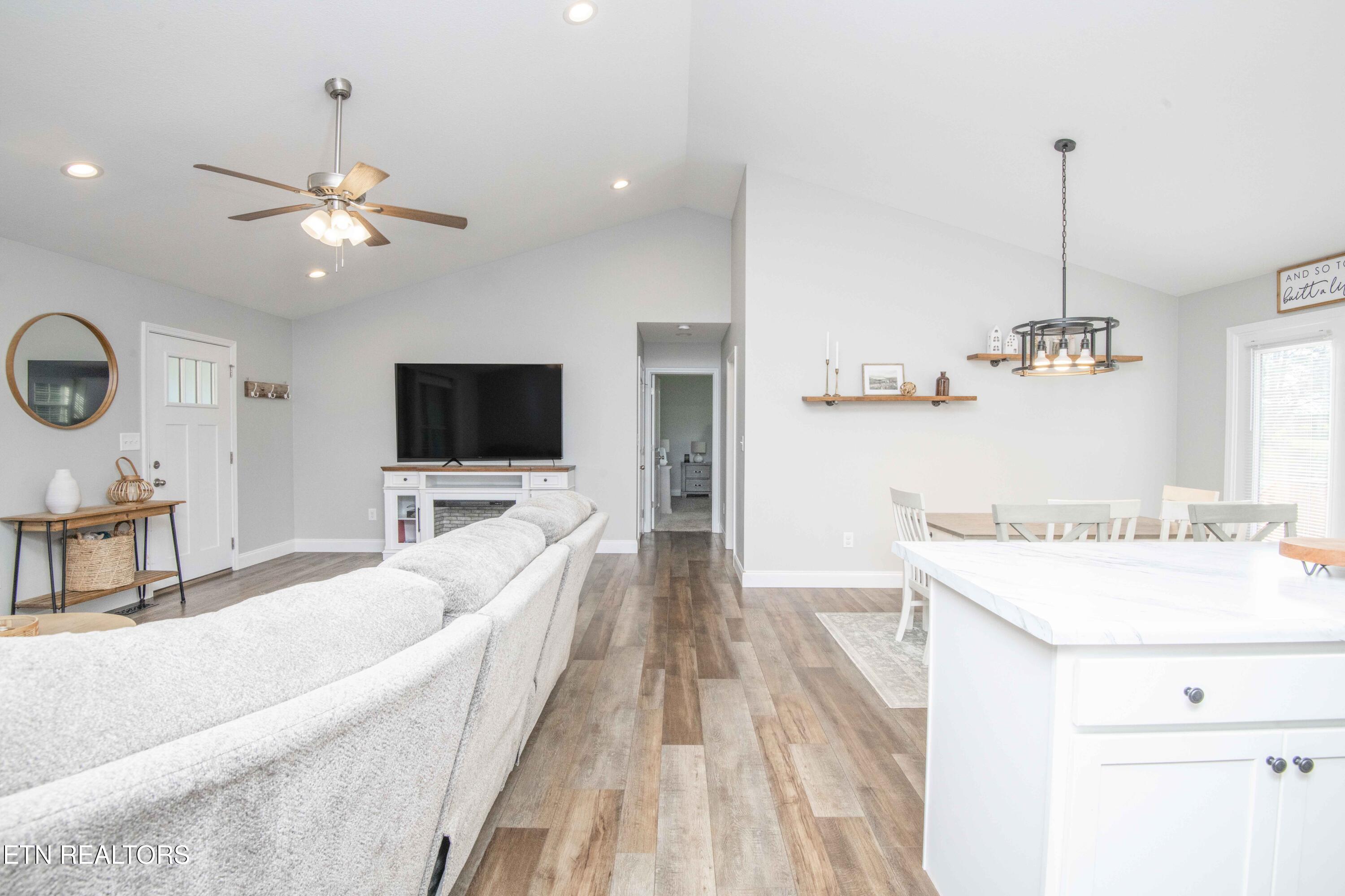 103 Scenic View Drive Corryton TN 37721