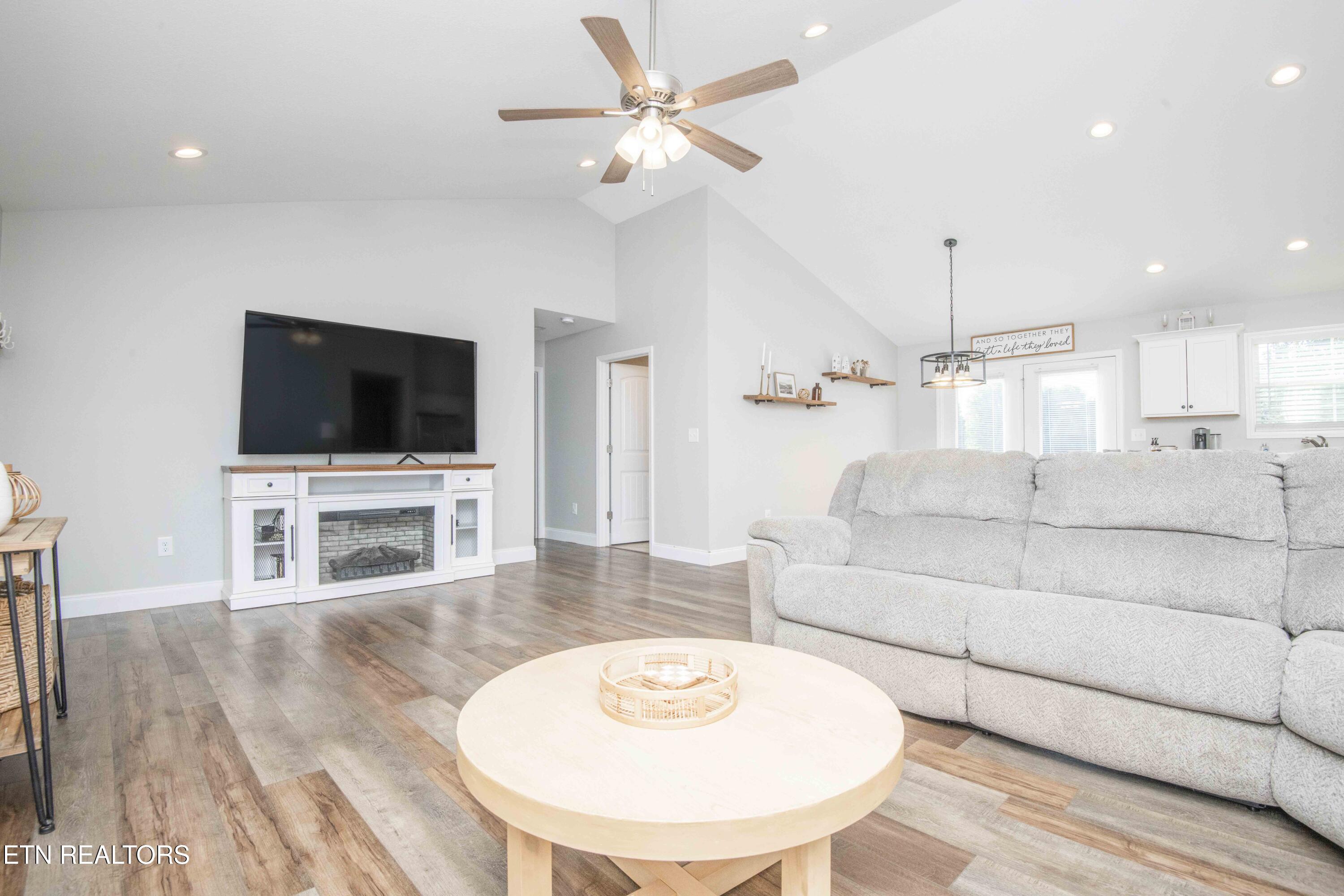 103 Scenic View Drive Corryton TN 37721
