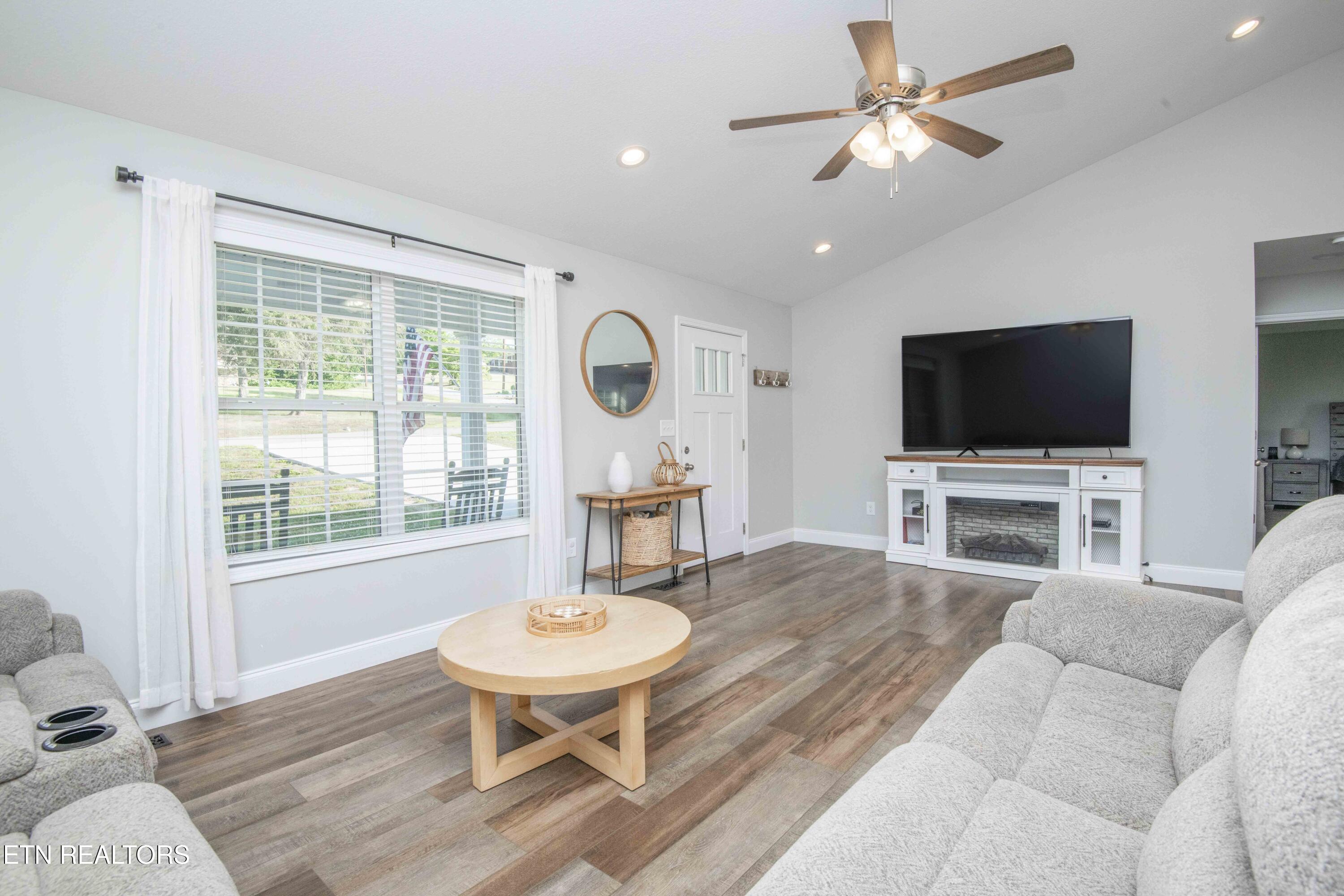 103 Scenic View Drive Corryton TN 37721
