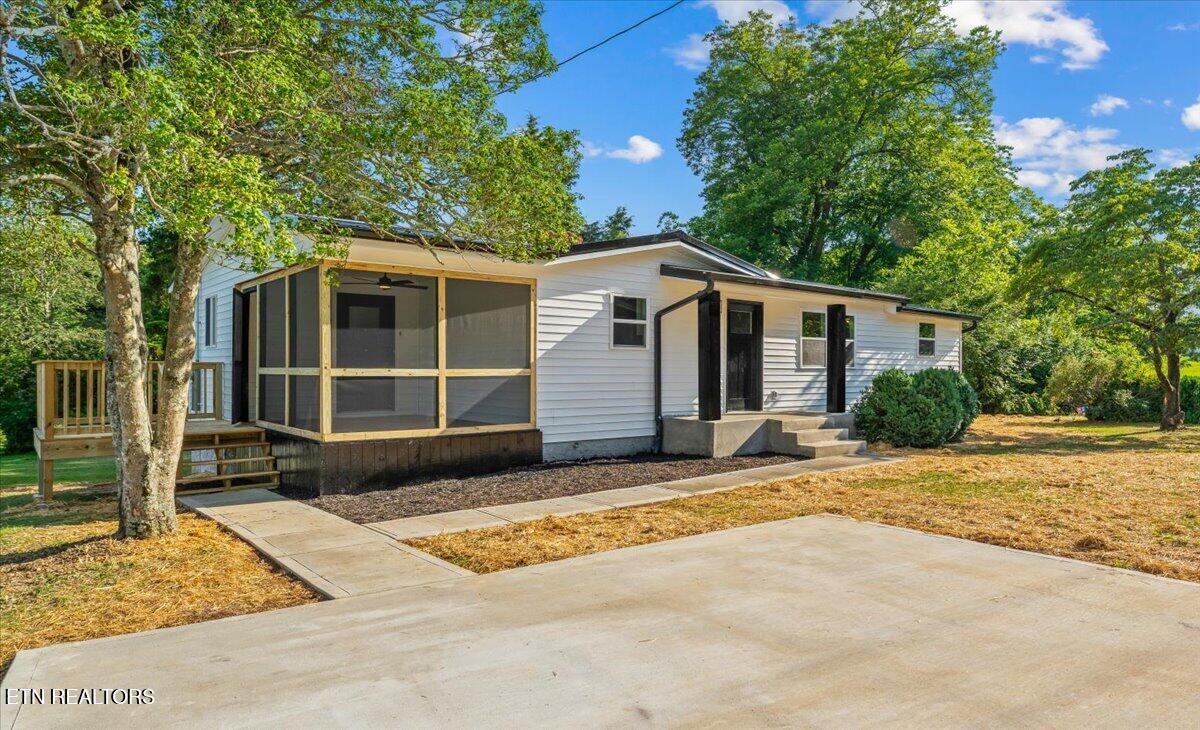 1805 Chestnut Street Sweetwater TN 37874