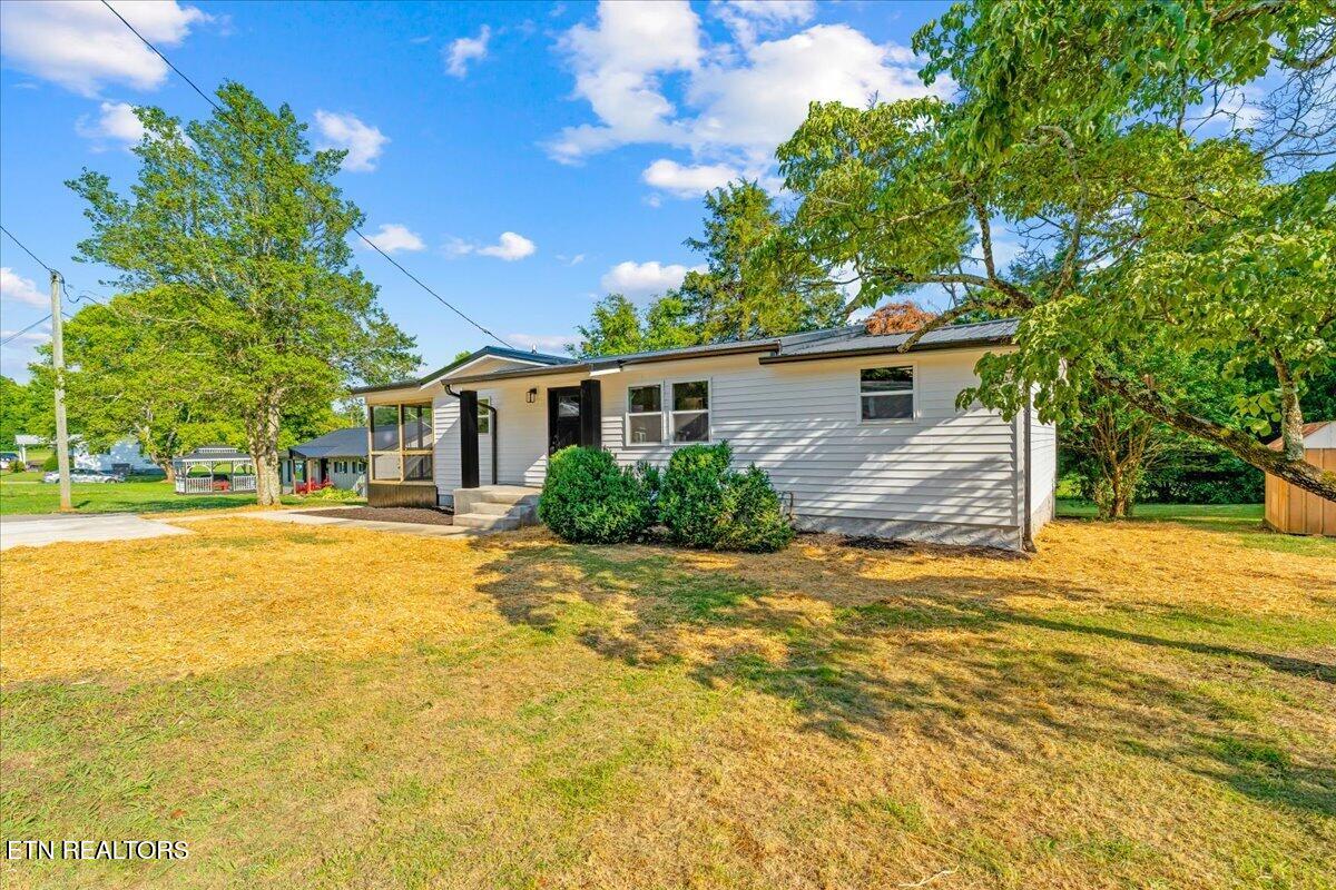 1805 Chestnut Street Sweetwater TN 37874