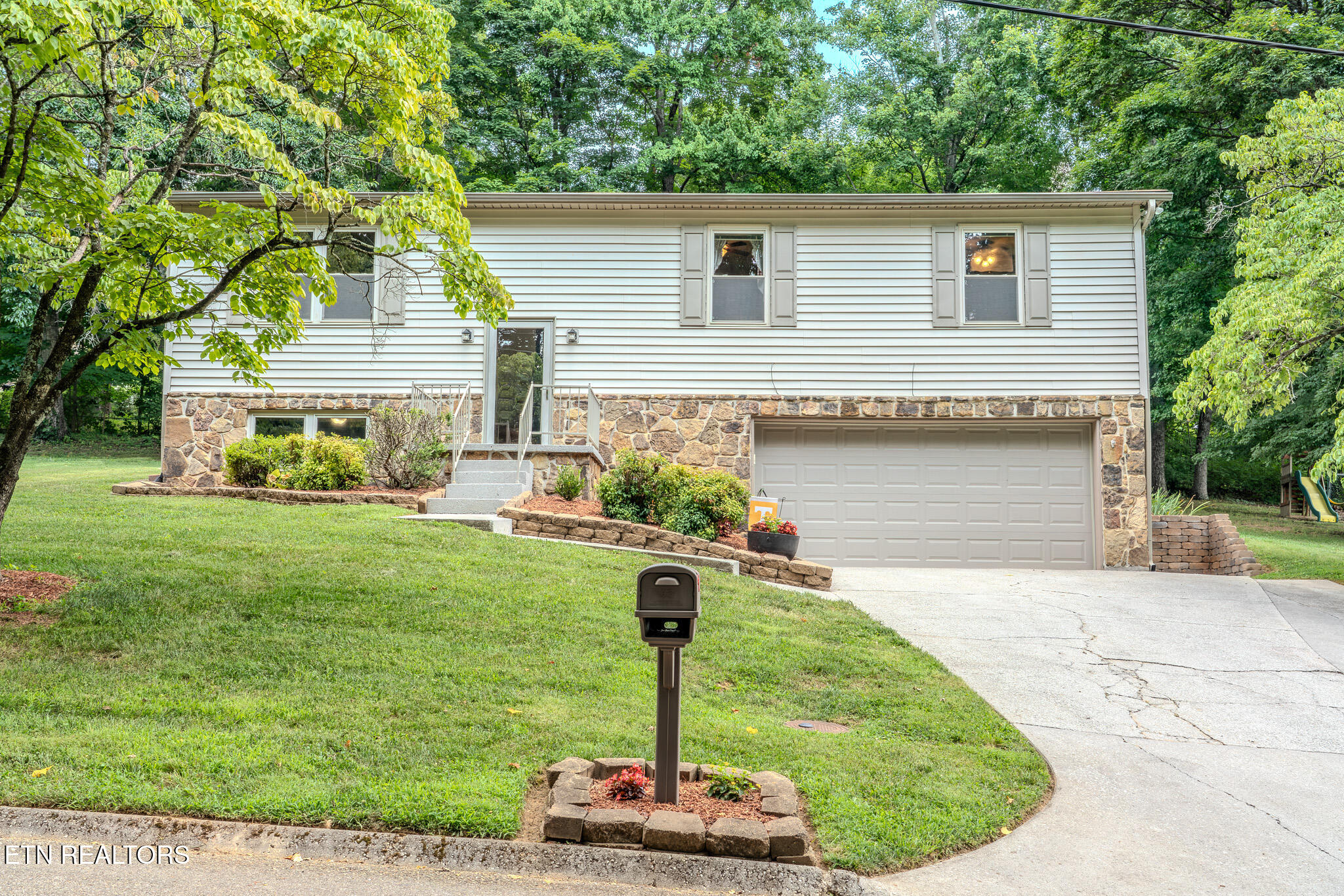 5005 Laurel Woods Drive Knoxville TN 37921