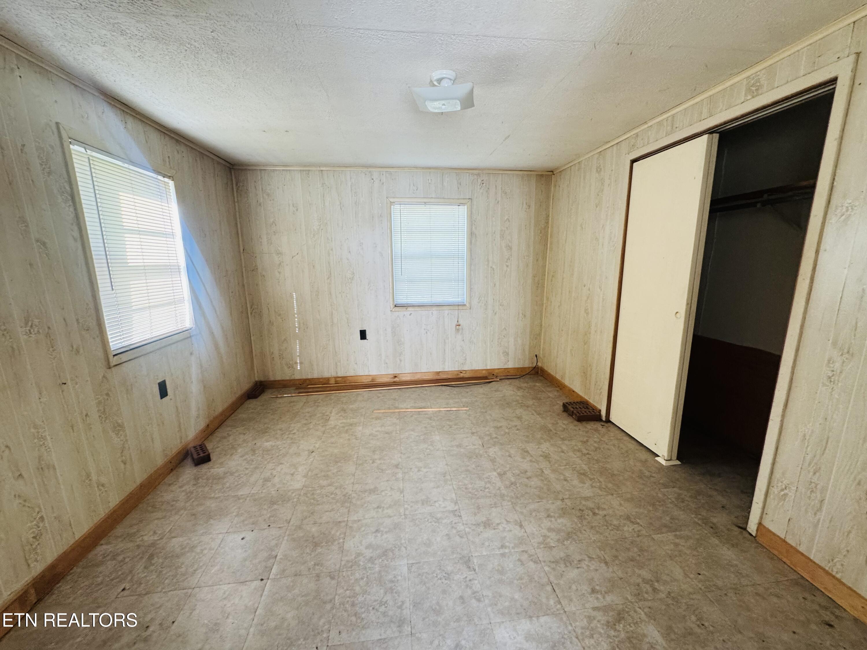 208 Leach Avenue Rocky Top TN 37769