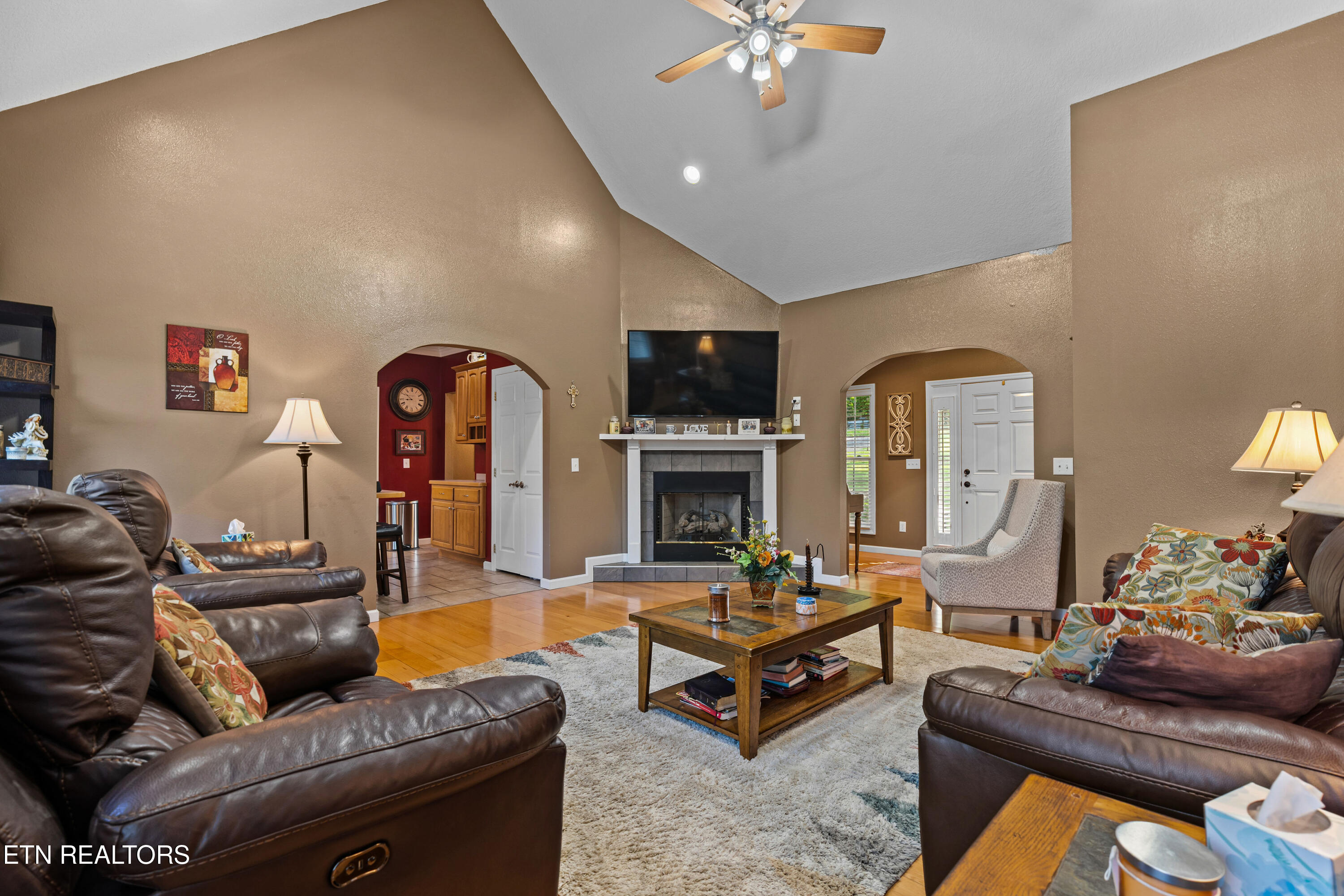 328 Hansels Lea Sevierville TN 37876