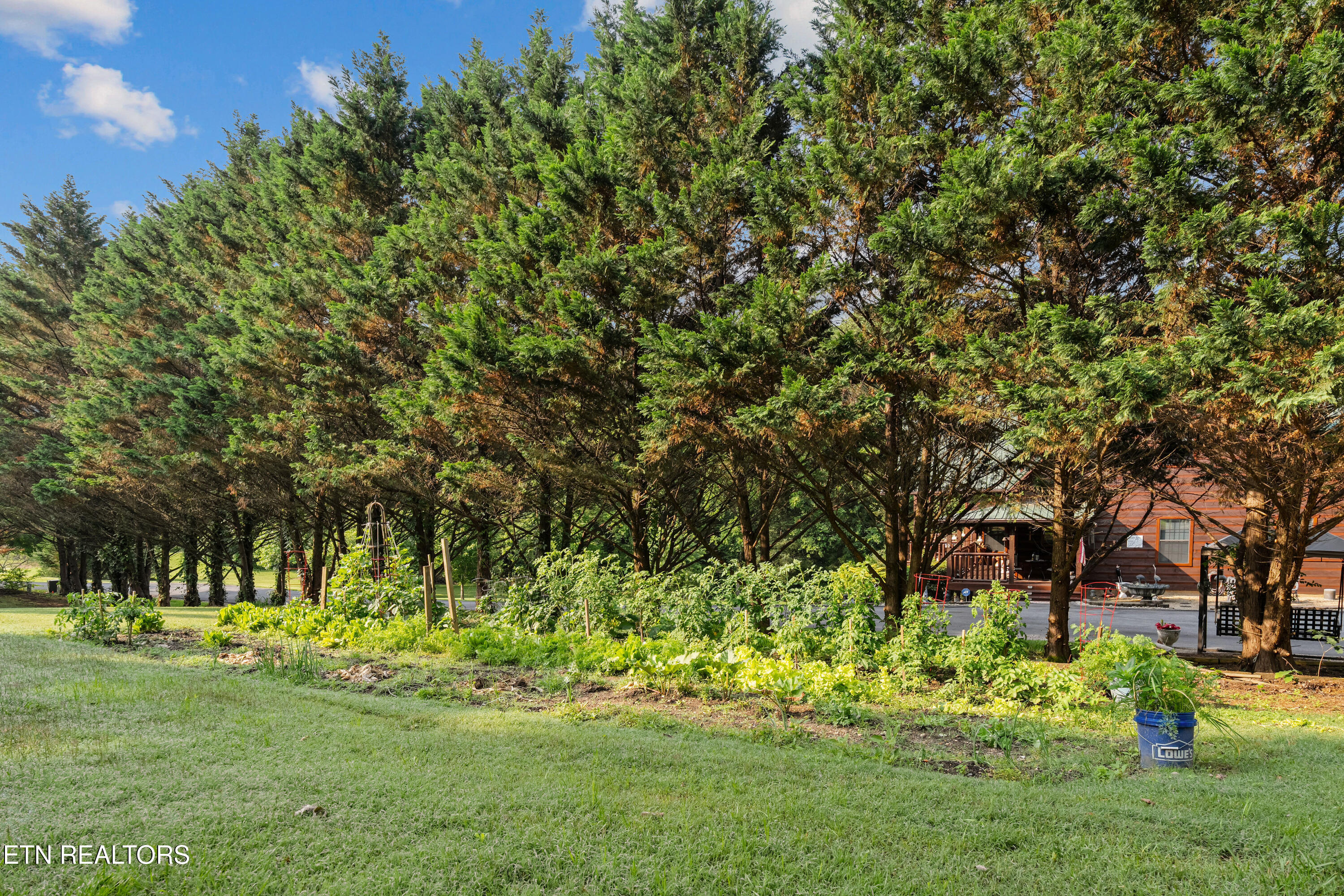 328 Hansels Lea Sevierville TN 37876